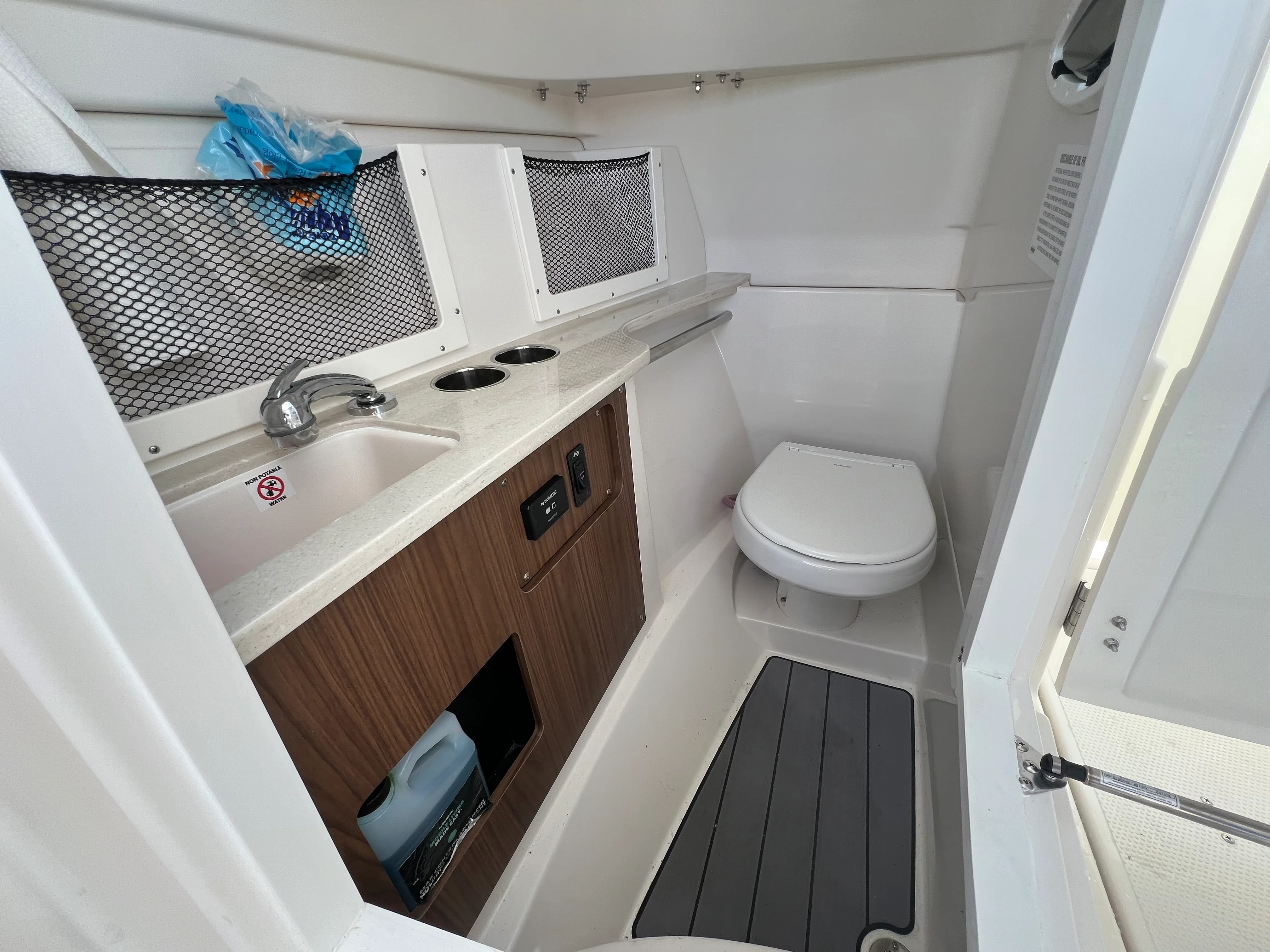 2023 Sailfish 245 DC Image Thumbnail #22