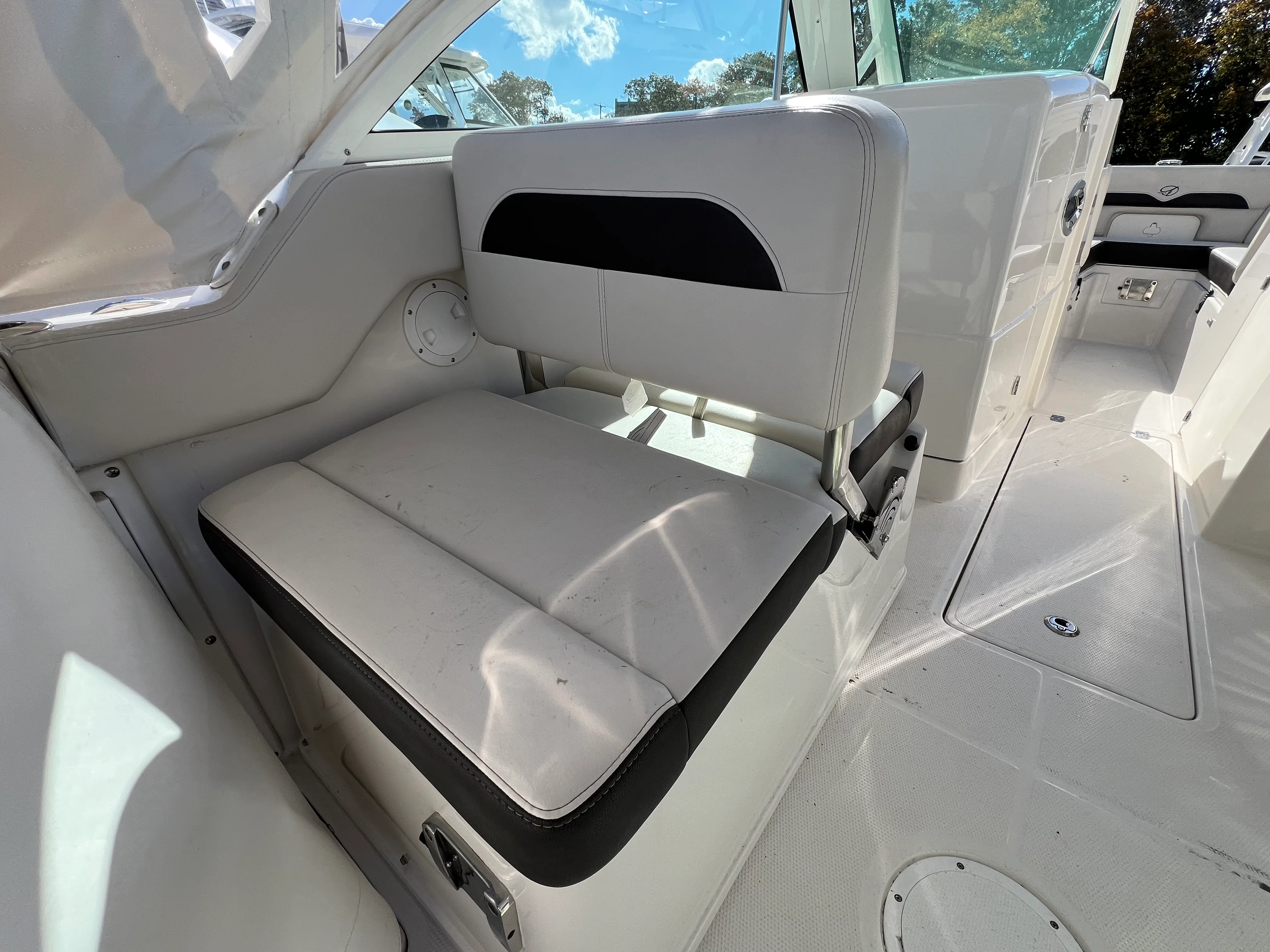 2023 Sailfish 245 DC Image Thumbnail #12