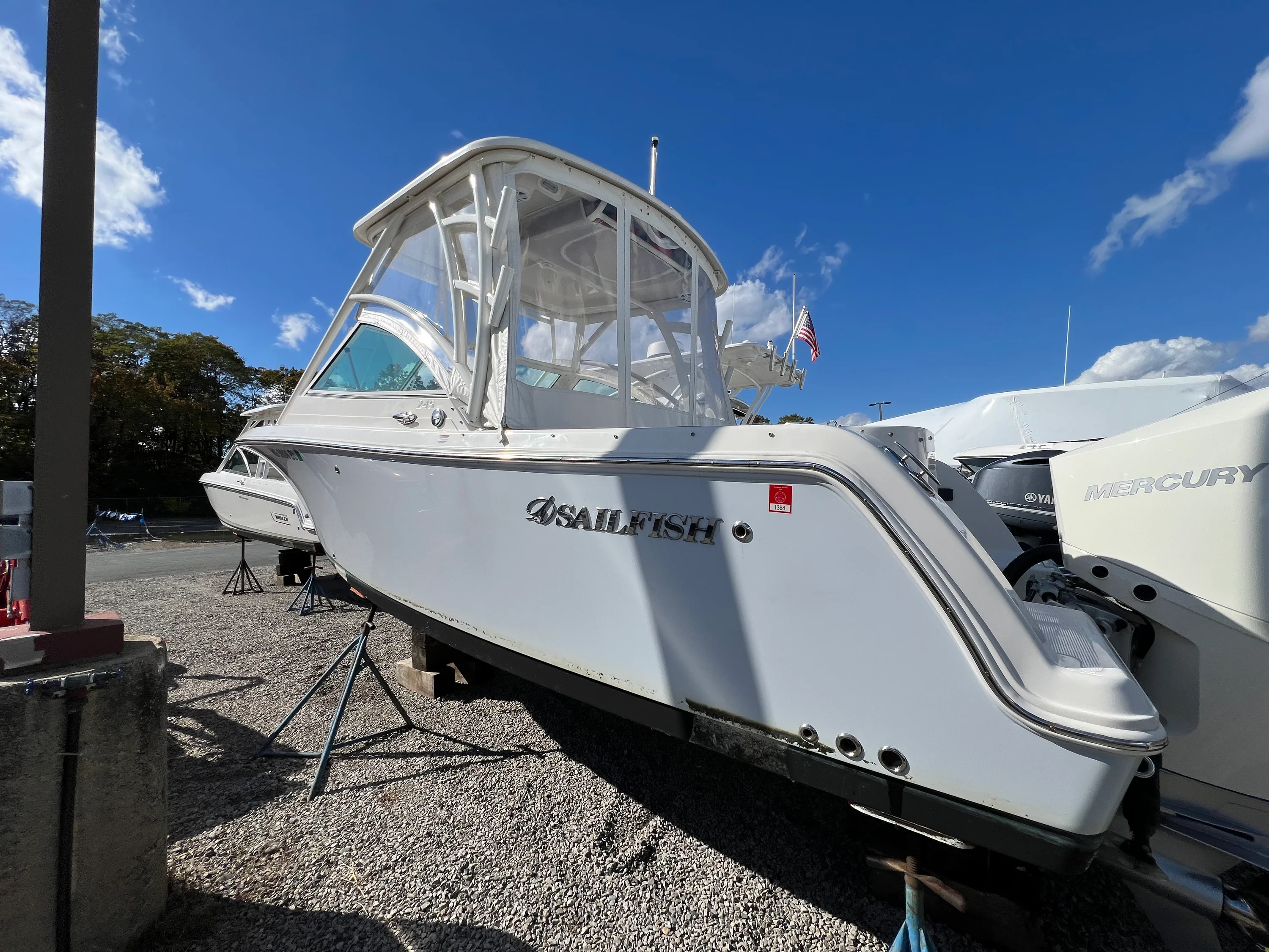 2023 Sailfish 245 DC Image Thumbnail #3