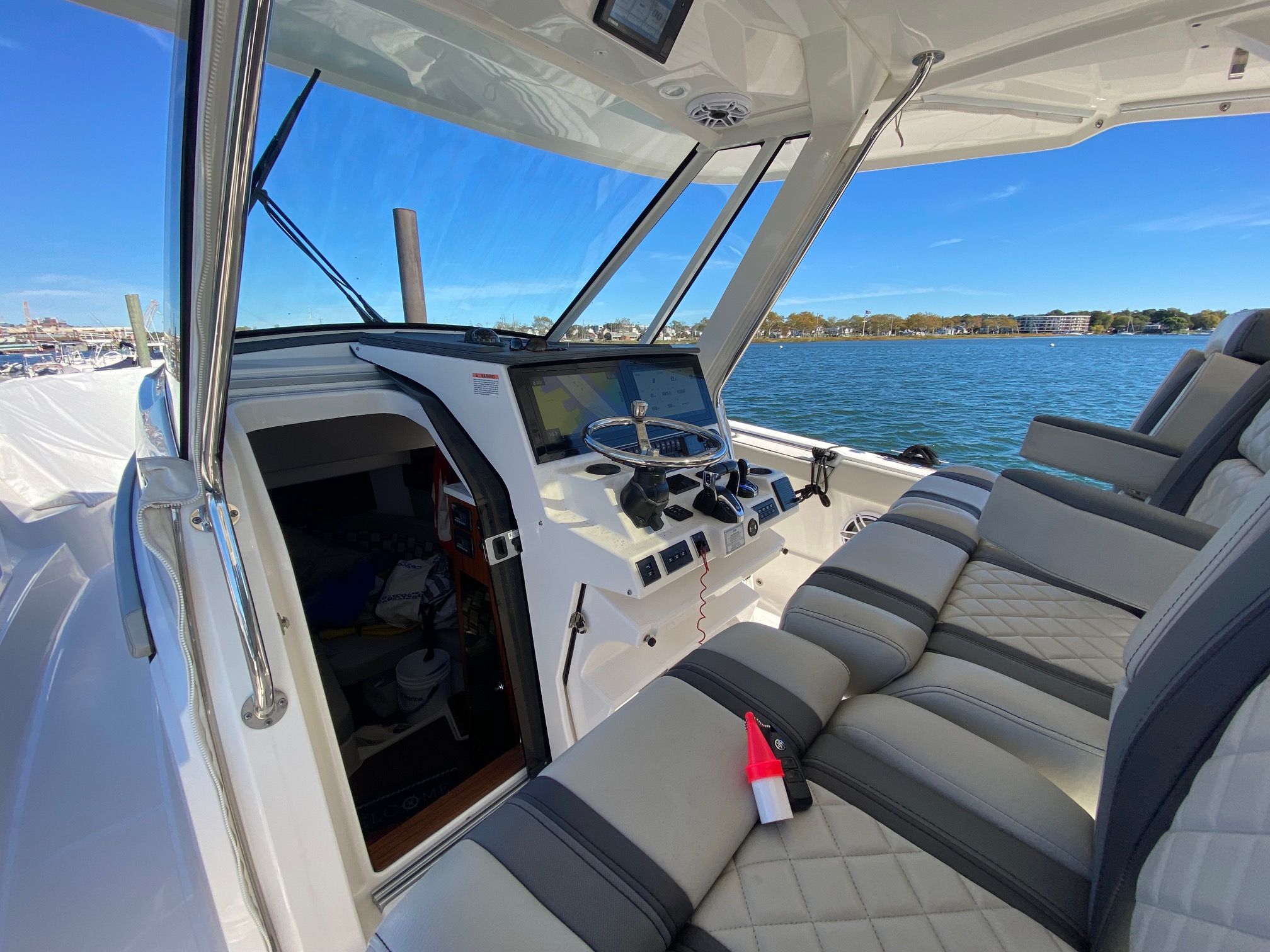 2022 Pursuit 378S Image Thumbnail #30