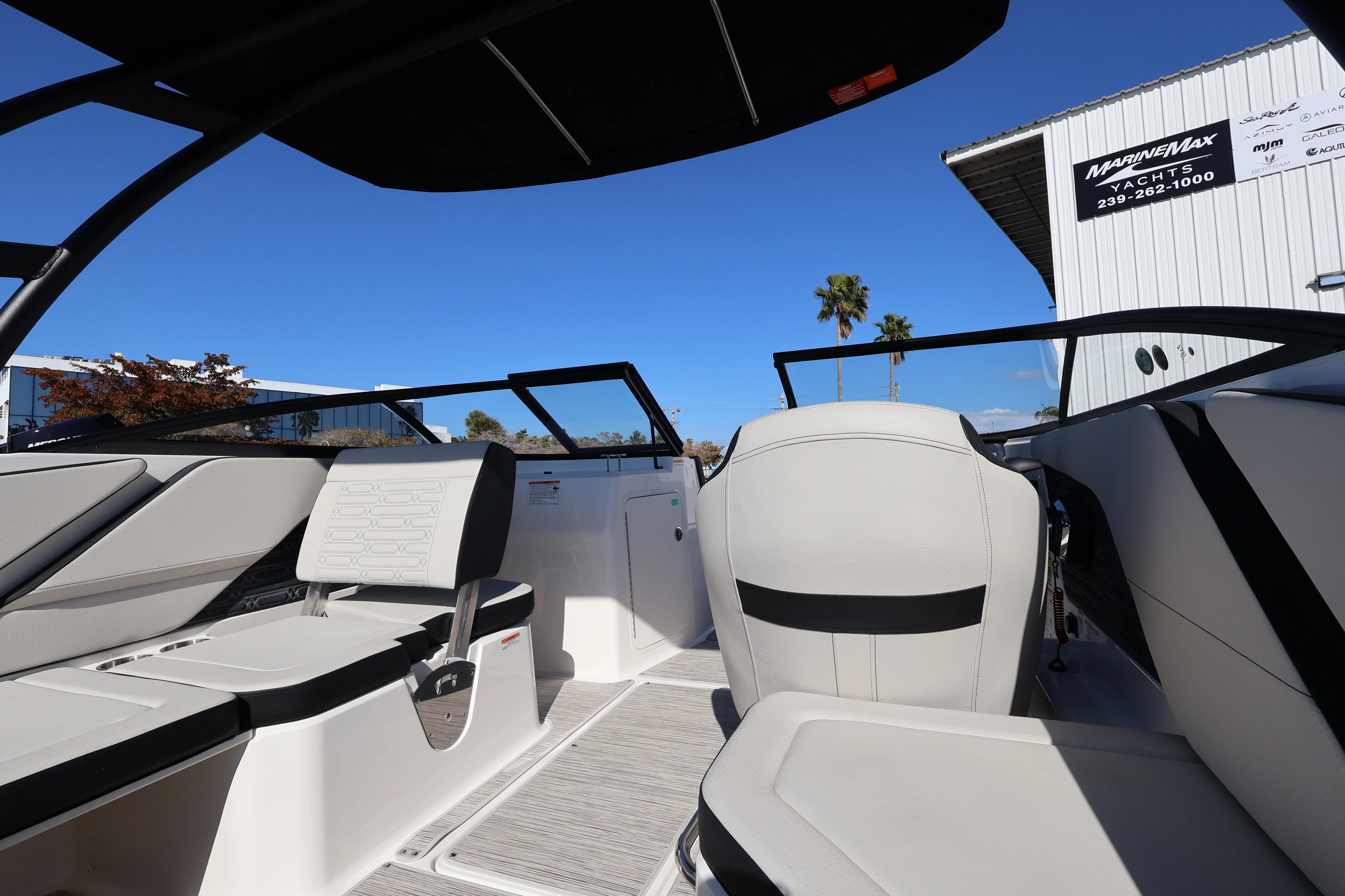 2026 Sea Ray SPX 210 Outboard Image Thumbnail #12