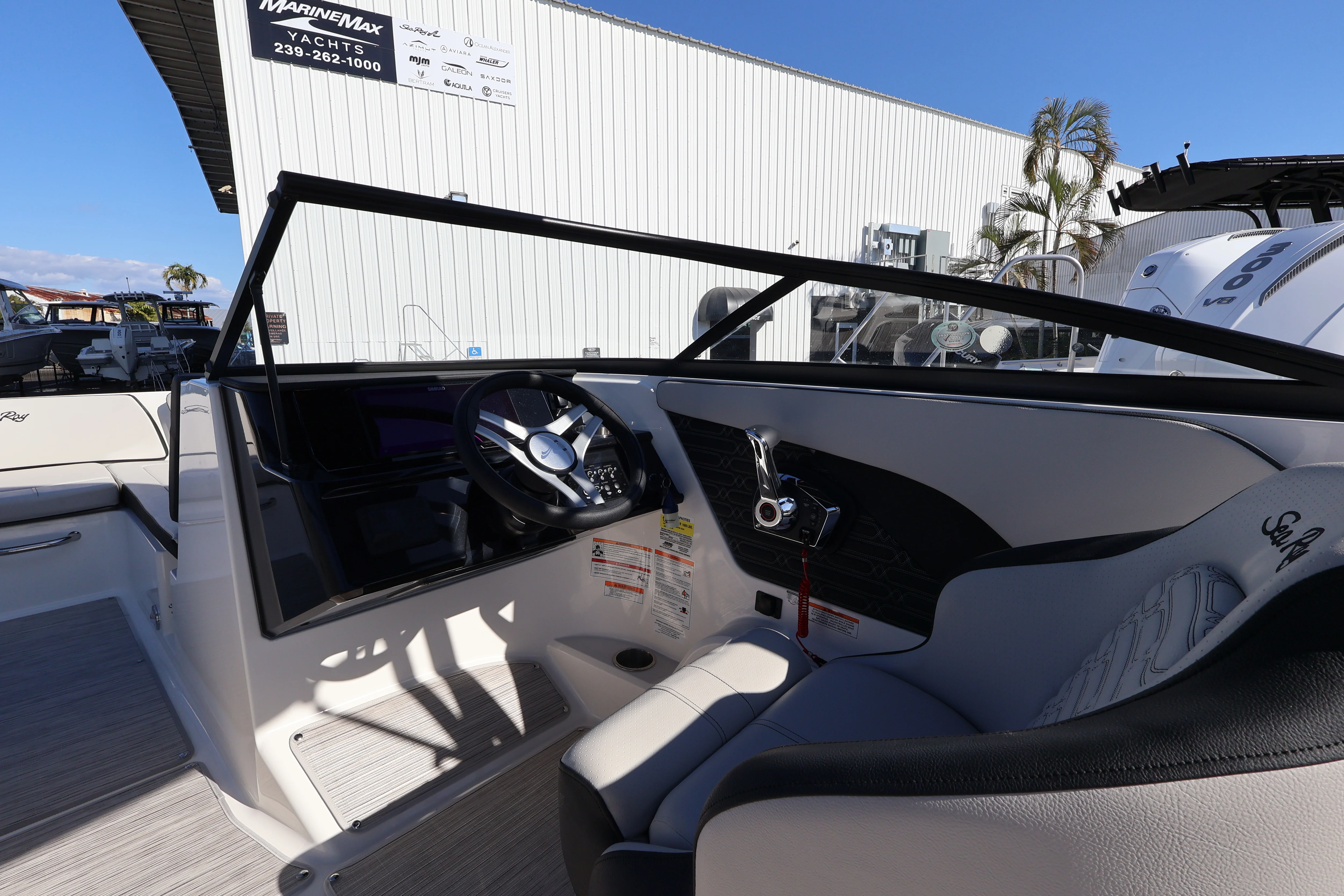 2026 Sea Ray SPX 210 Outboard Image Thumbnail #16