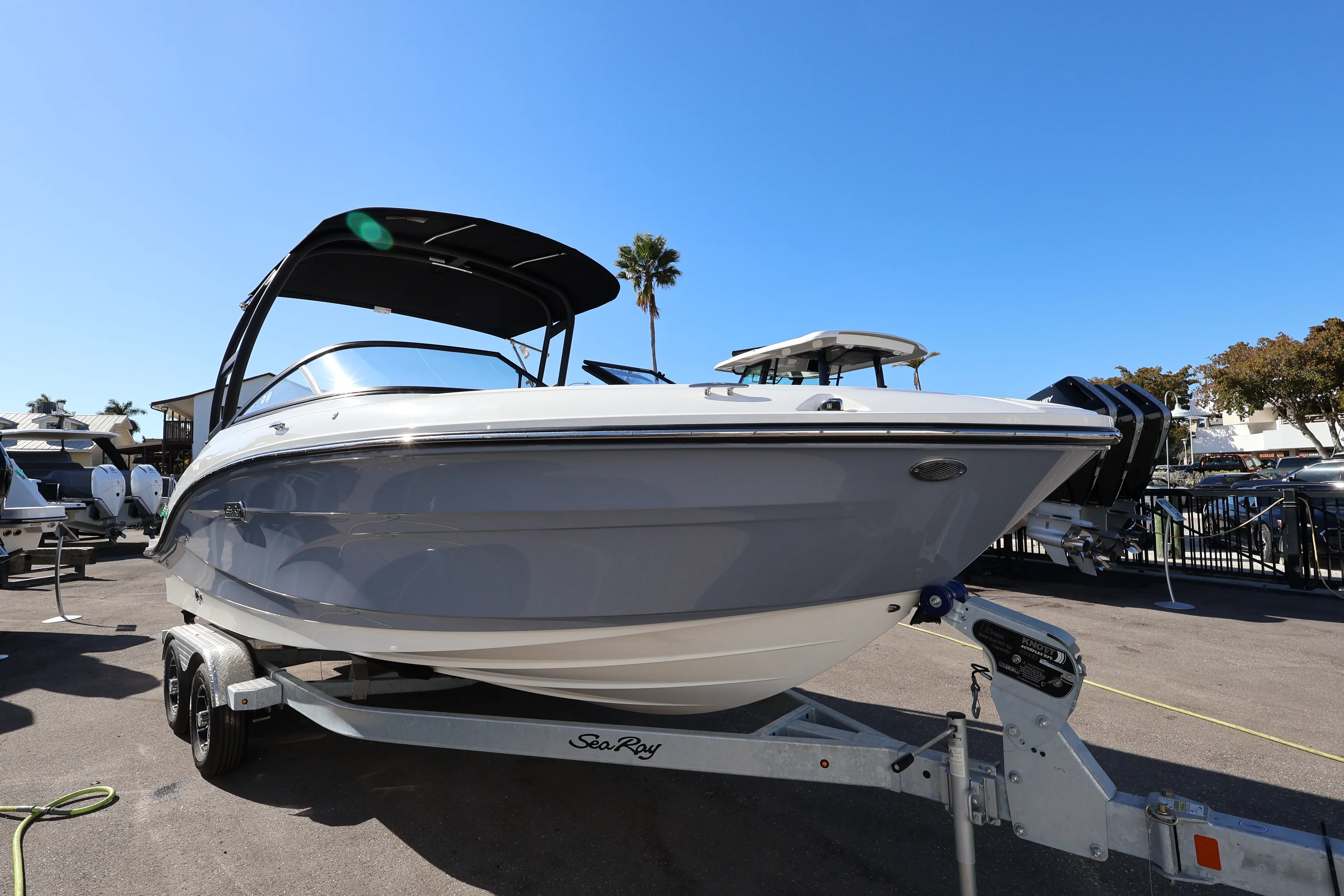 2026 Sea Ray SPX 210 Outboard Image Thumbnail #5