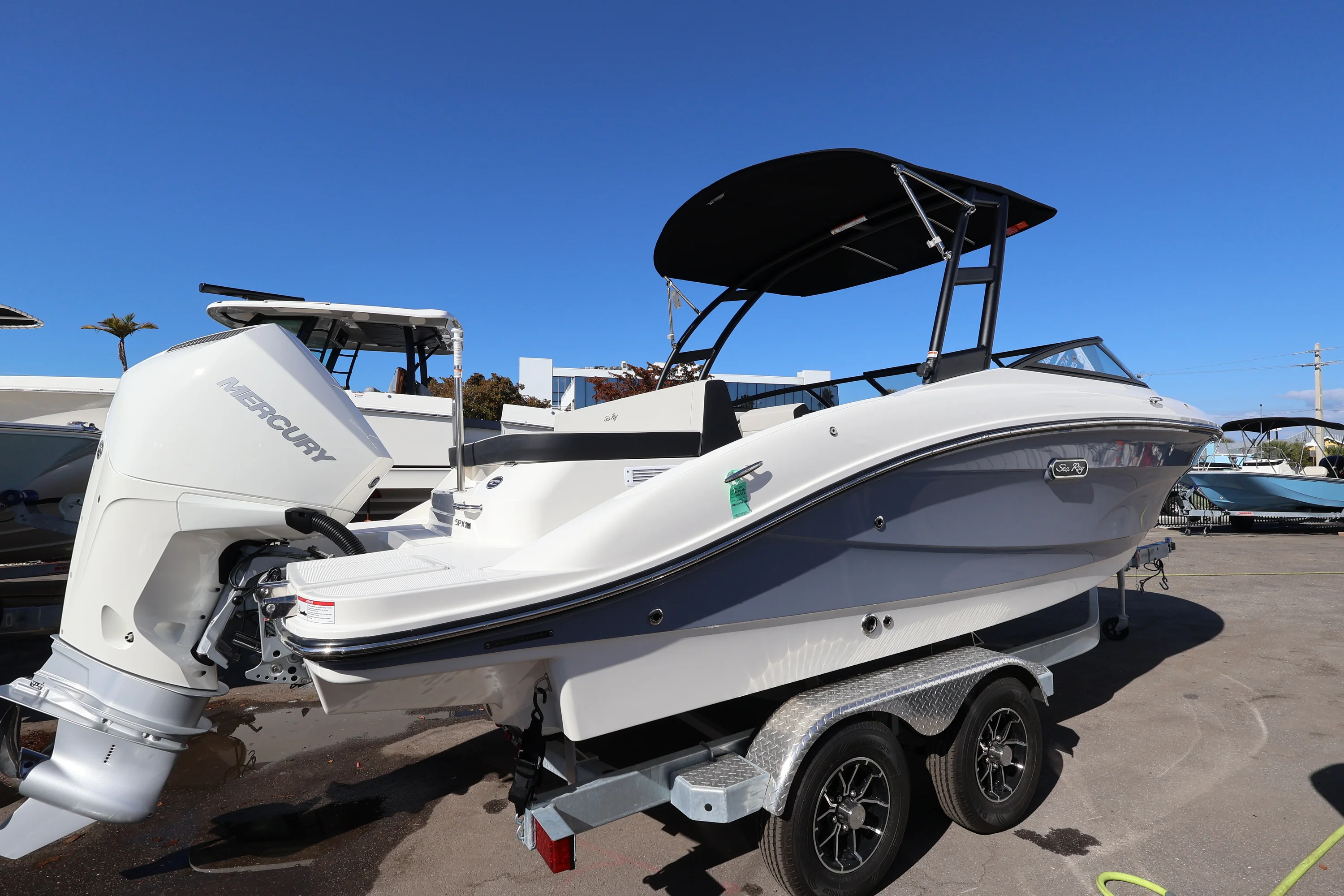 2026 Sea Ray SPX 210 Outboard Image Thumbnail #7