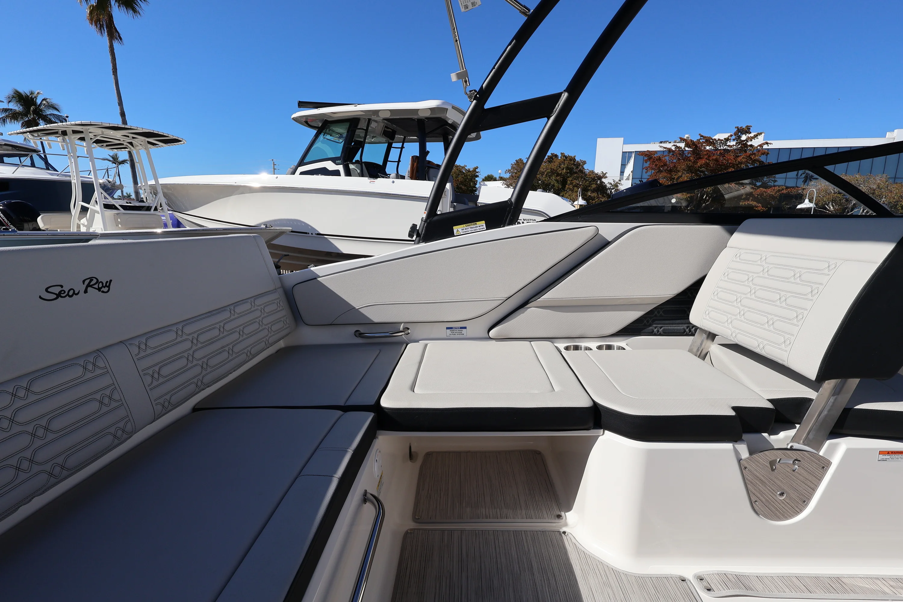 2026 Sea Ray SPX 210 Outboard Image Thumbnail #11