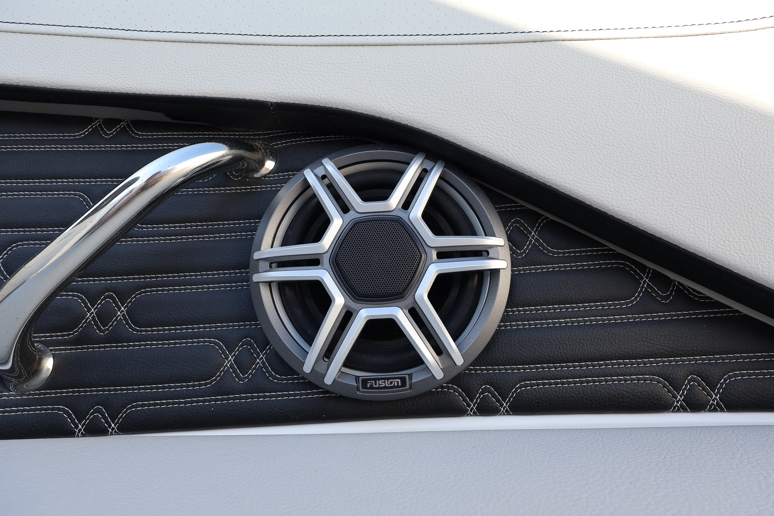 2026 Sea Ray SPX 210 Outboard Image Thumbnail #23