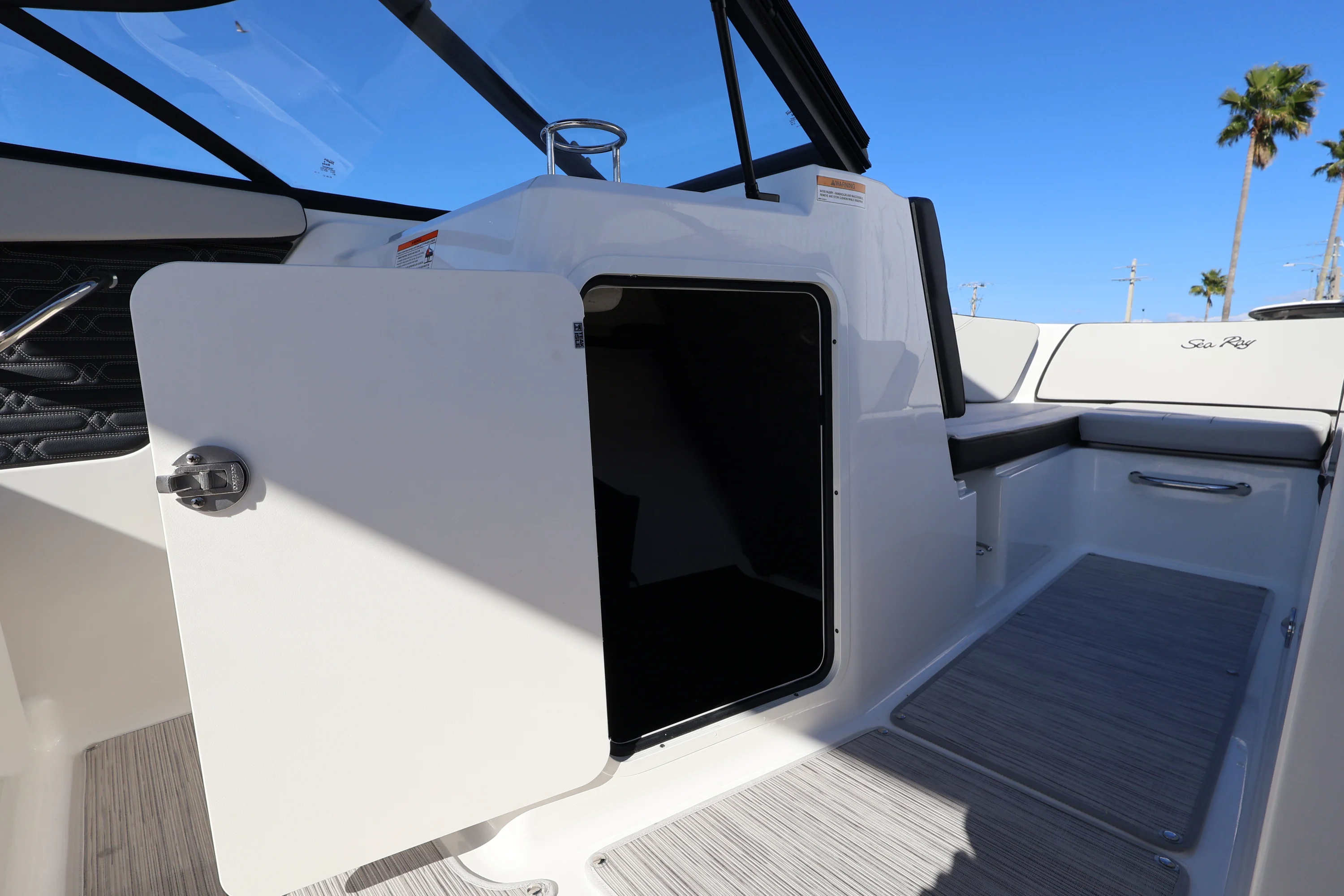 2026 Sea Ray SPX 210 Outboard Image Thumbnail #14