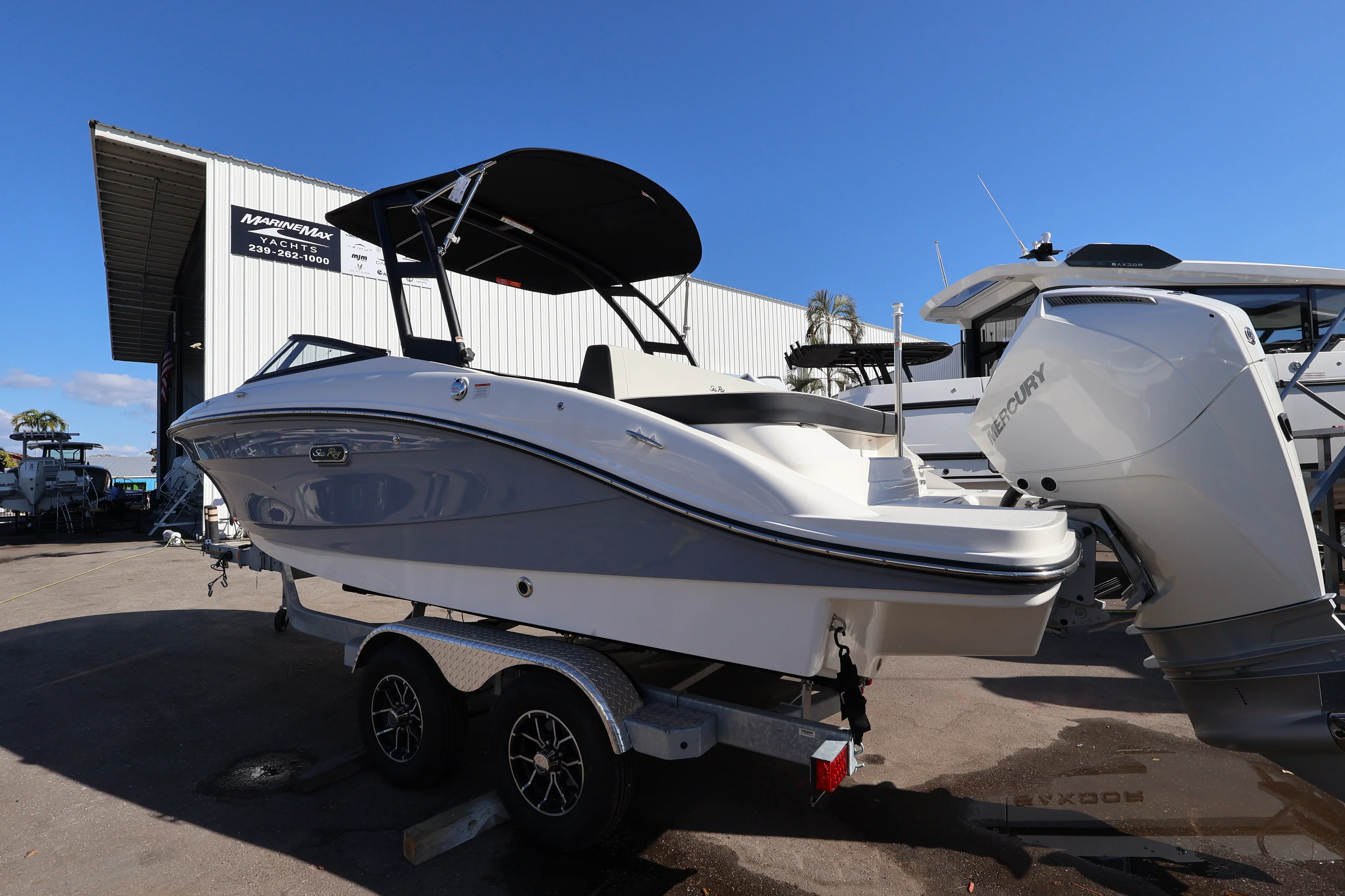 2026 Sea Ray SPX 210 Outboard Image Thumbnail #3