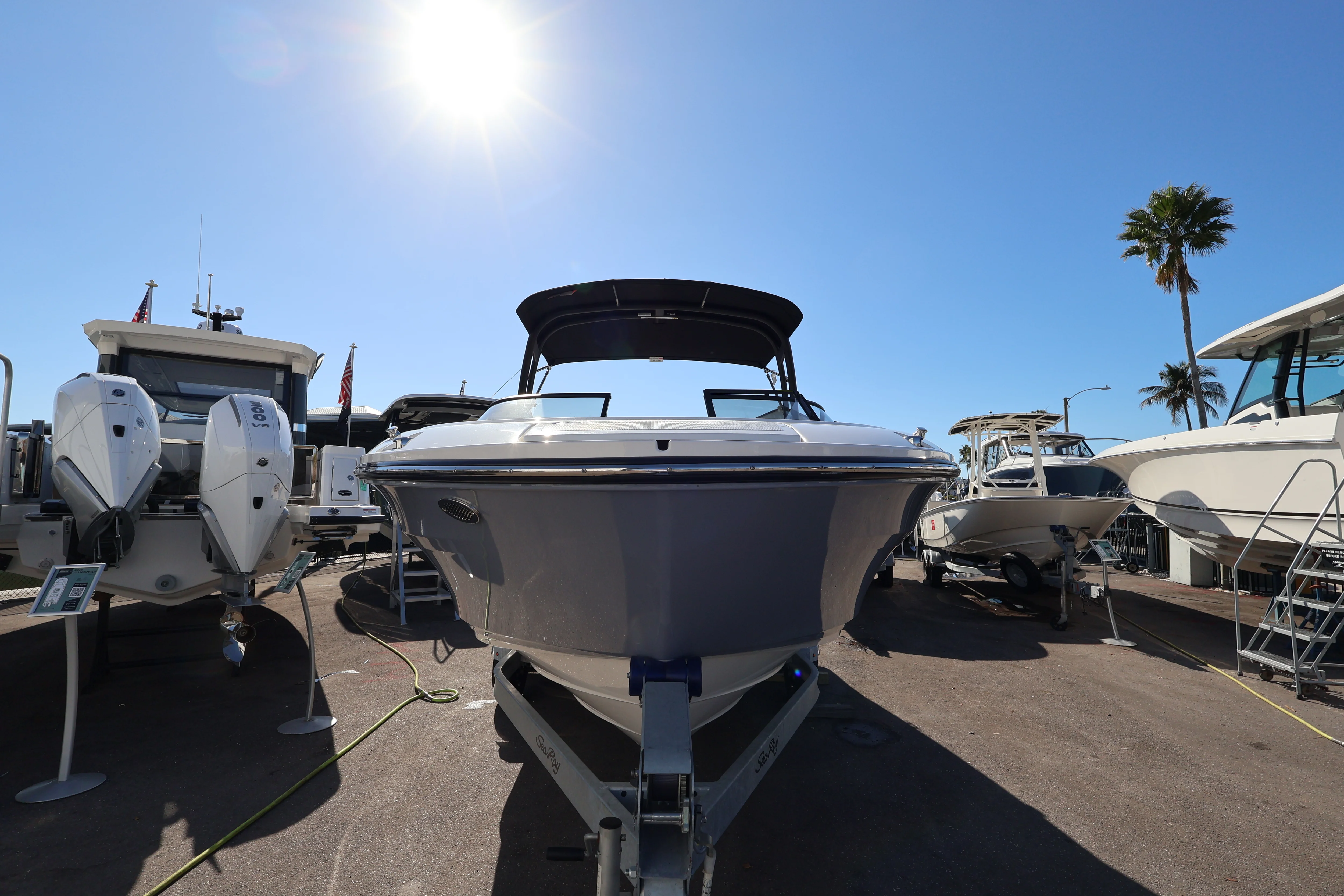2026 Sea Ray SPX 210 Outboard Image Thumbnail #2