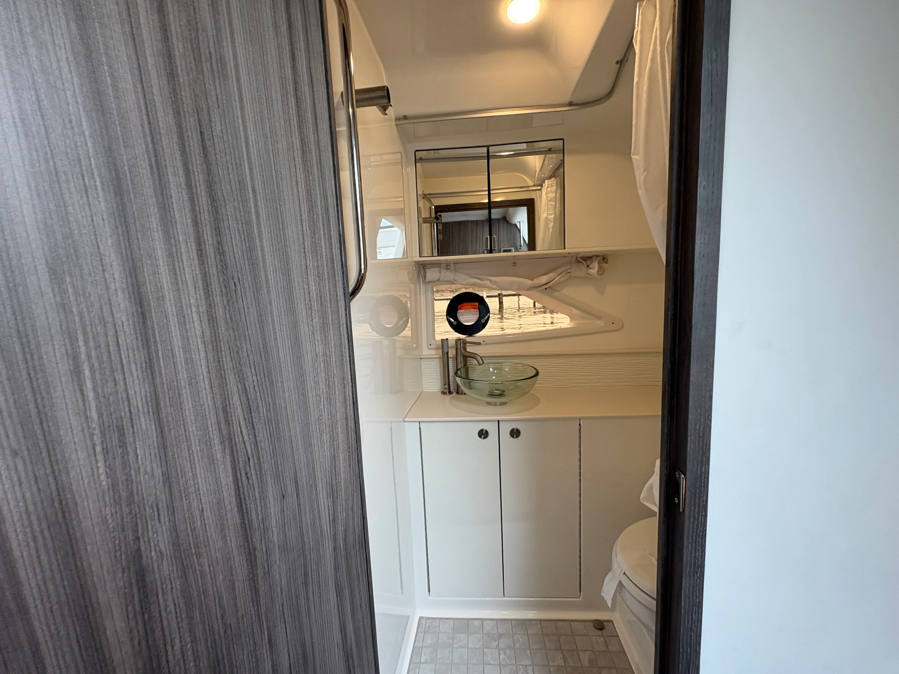 2026 Sea Ray Sundancer 320 Outboard Image Thumbnail #21