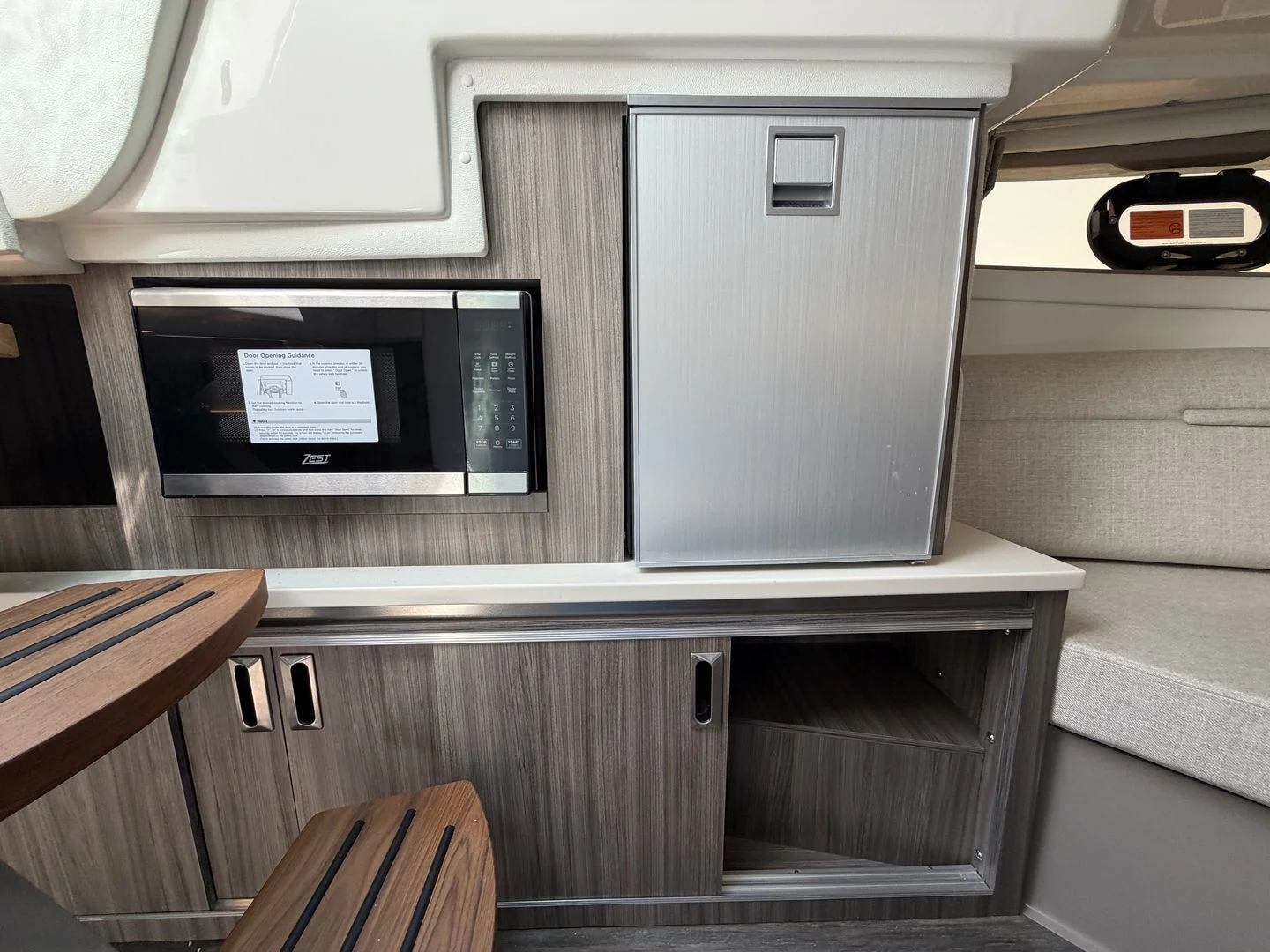 2026 Sea Ray Sundancer 320 Outboard Image Thumbnail #56