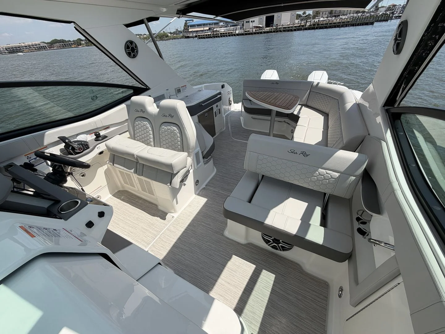 2026 Sea Ray Sundancer 320 Outboard Image Thumbnail #39