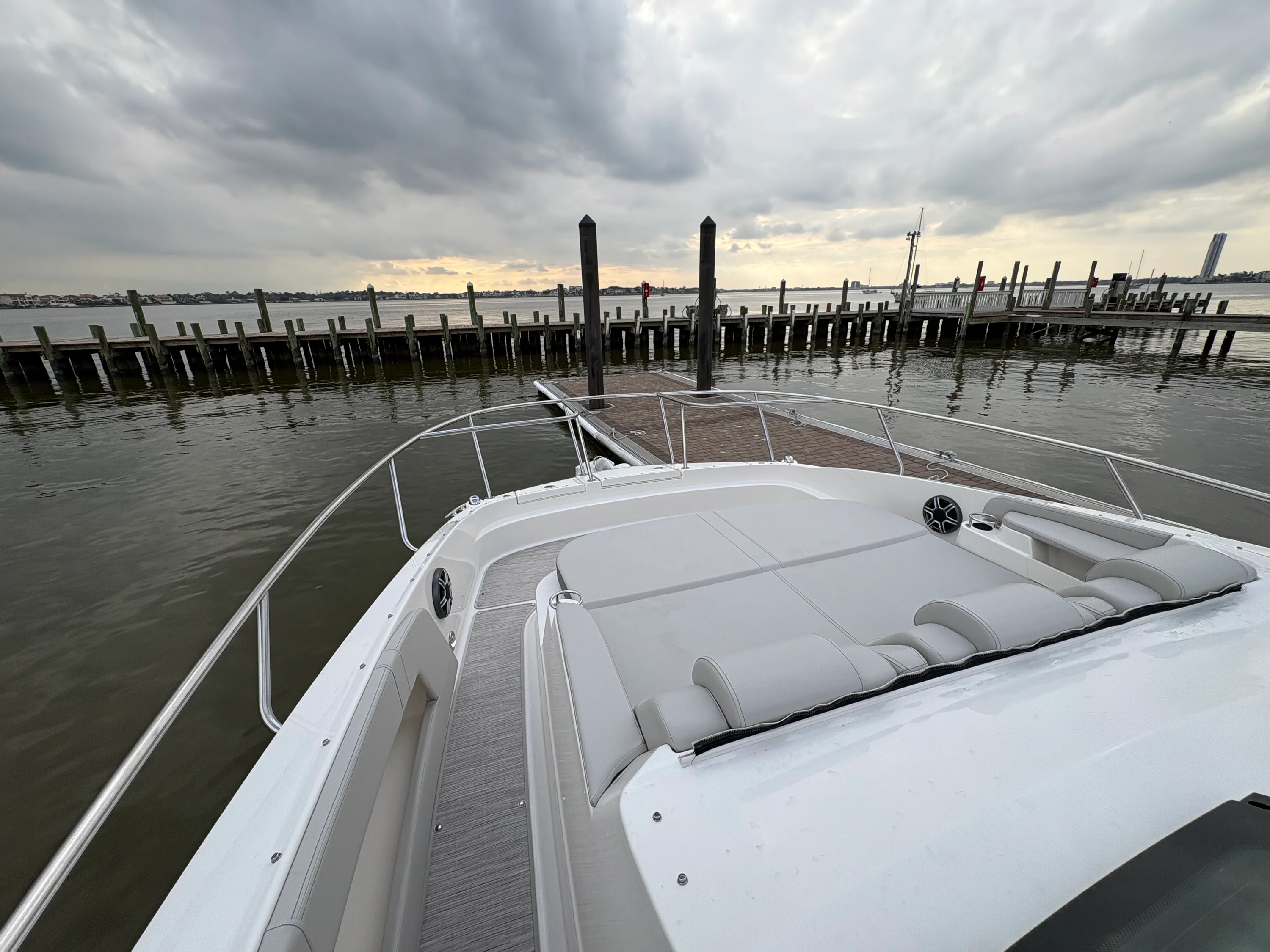 2026 Sea Ray Sundancer 320 Outboard Image Thumbnail #16