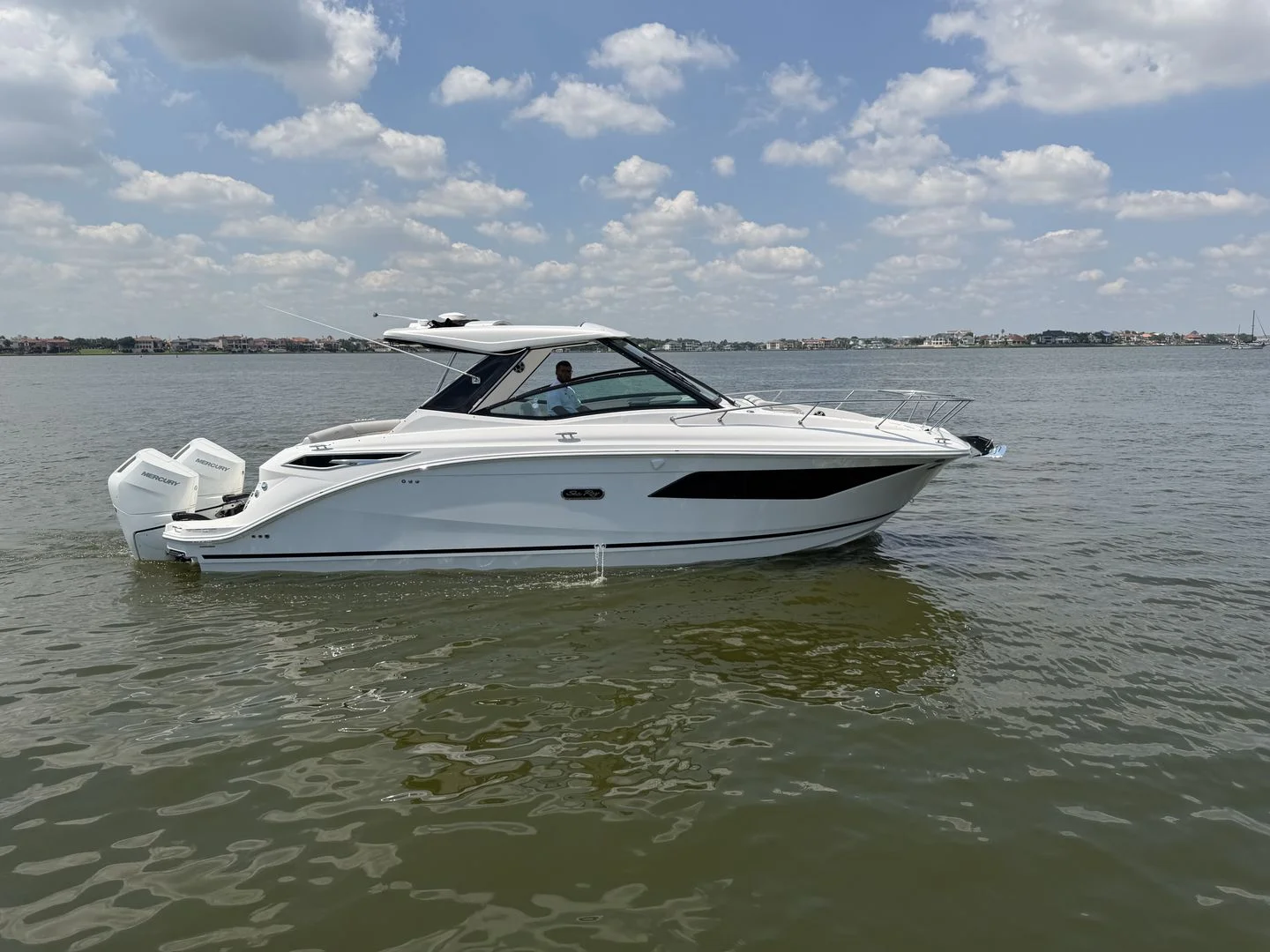 2026 Sea Ray Sundancer 320 Outboard Image Thumbnail #21