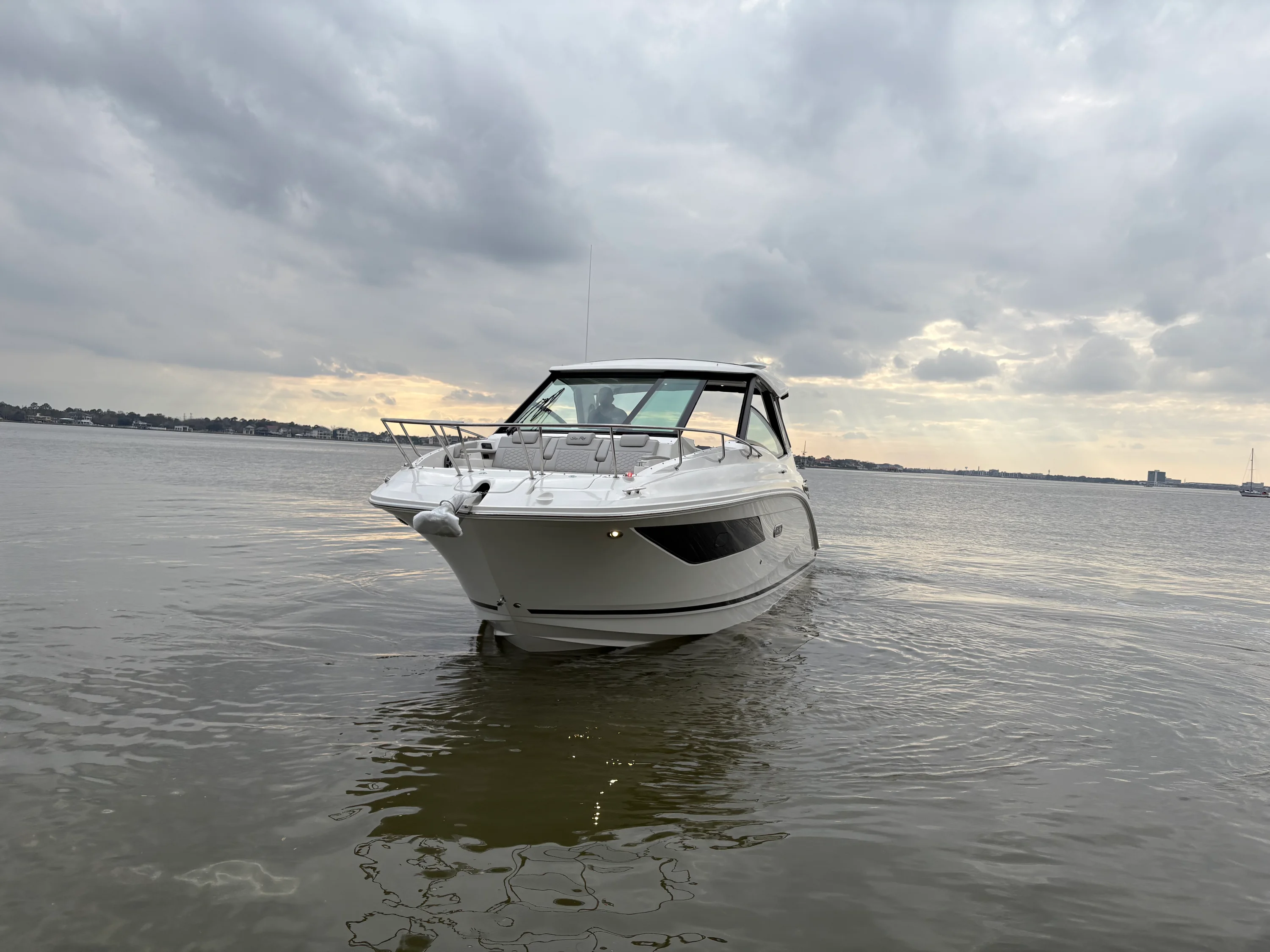 2026 Sea Ray Sundancer 320 Outboard Image Thumbnail #9