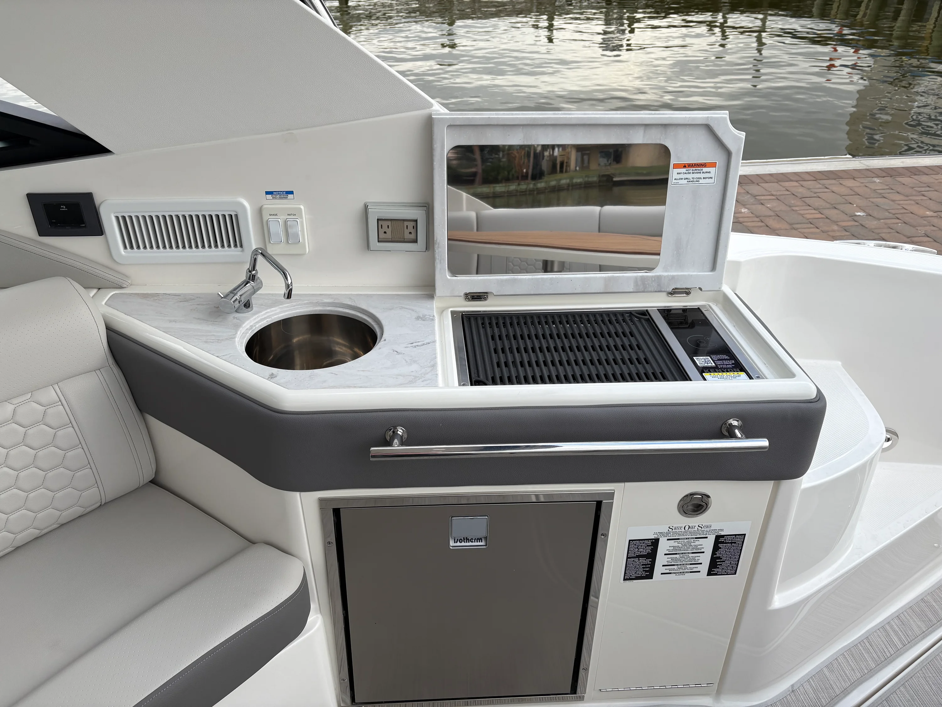 2026 Sea Ray Sundancer 320 Outboard Image Thumbnail #35