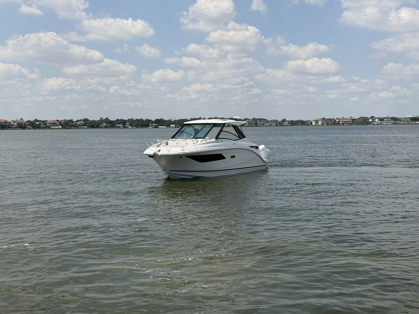2026 Sea Ray Sundancer 320 Outboard Image Thumbnail #3