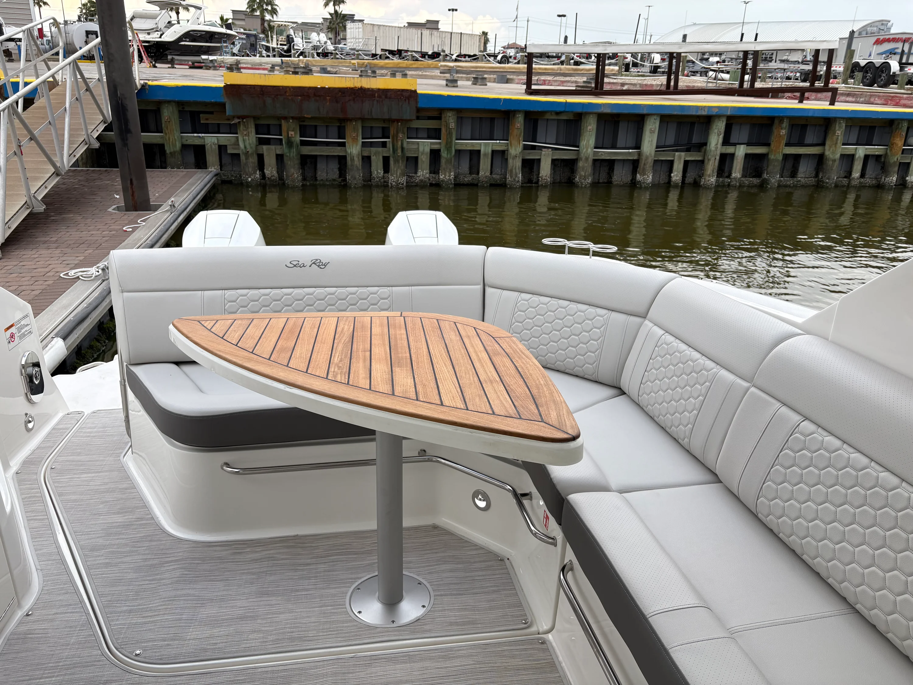 2026 Sea Ray Sundancer 320 Outboard Image Thumbnail #36