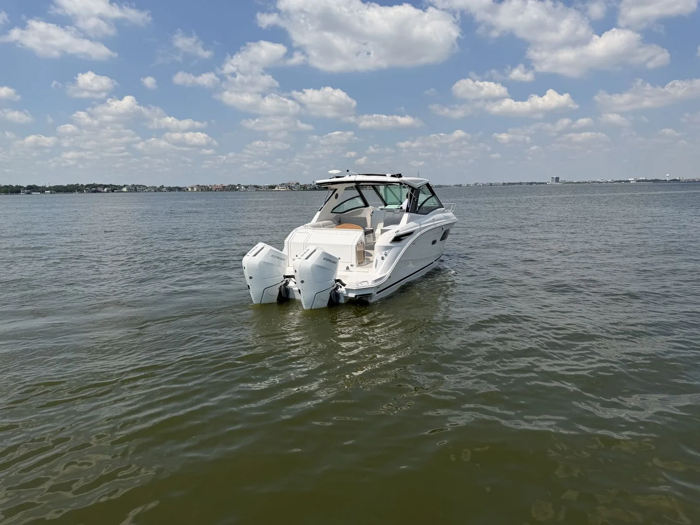 2026 Sea Ray Sundancer 320 Outboard Image Thumbnail #17
