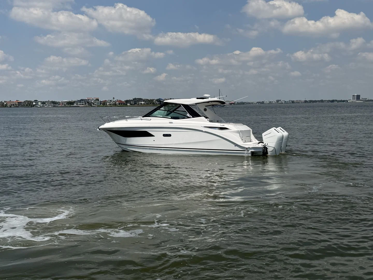 2026 Sea Ray Sundancer 320 Outboard Image Thumbnail #8