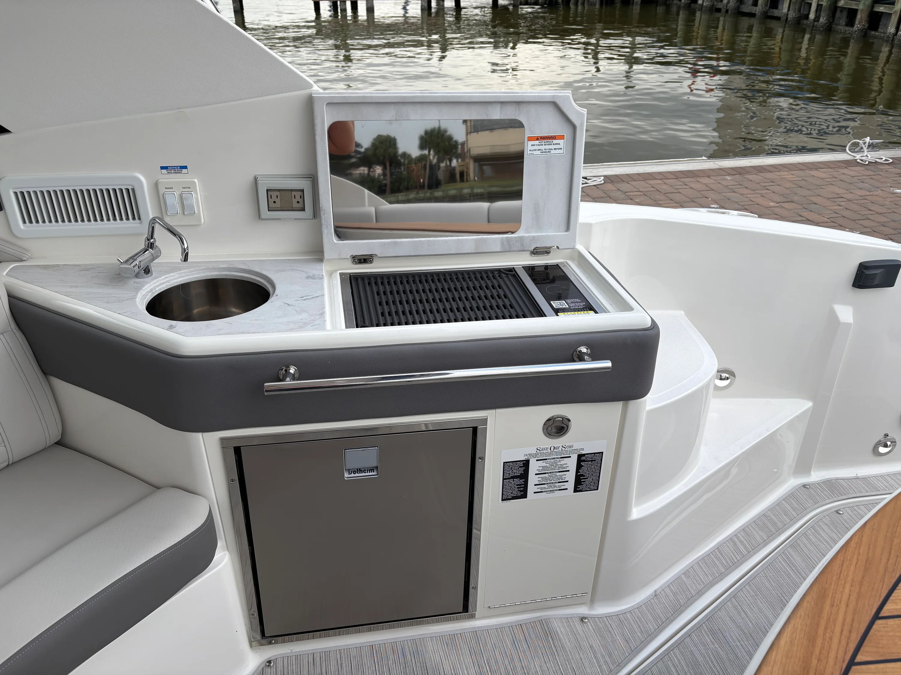 2026 Sea Ray Sundancer 320 Outboard Image Thumbnail #34