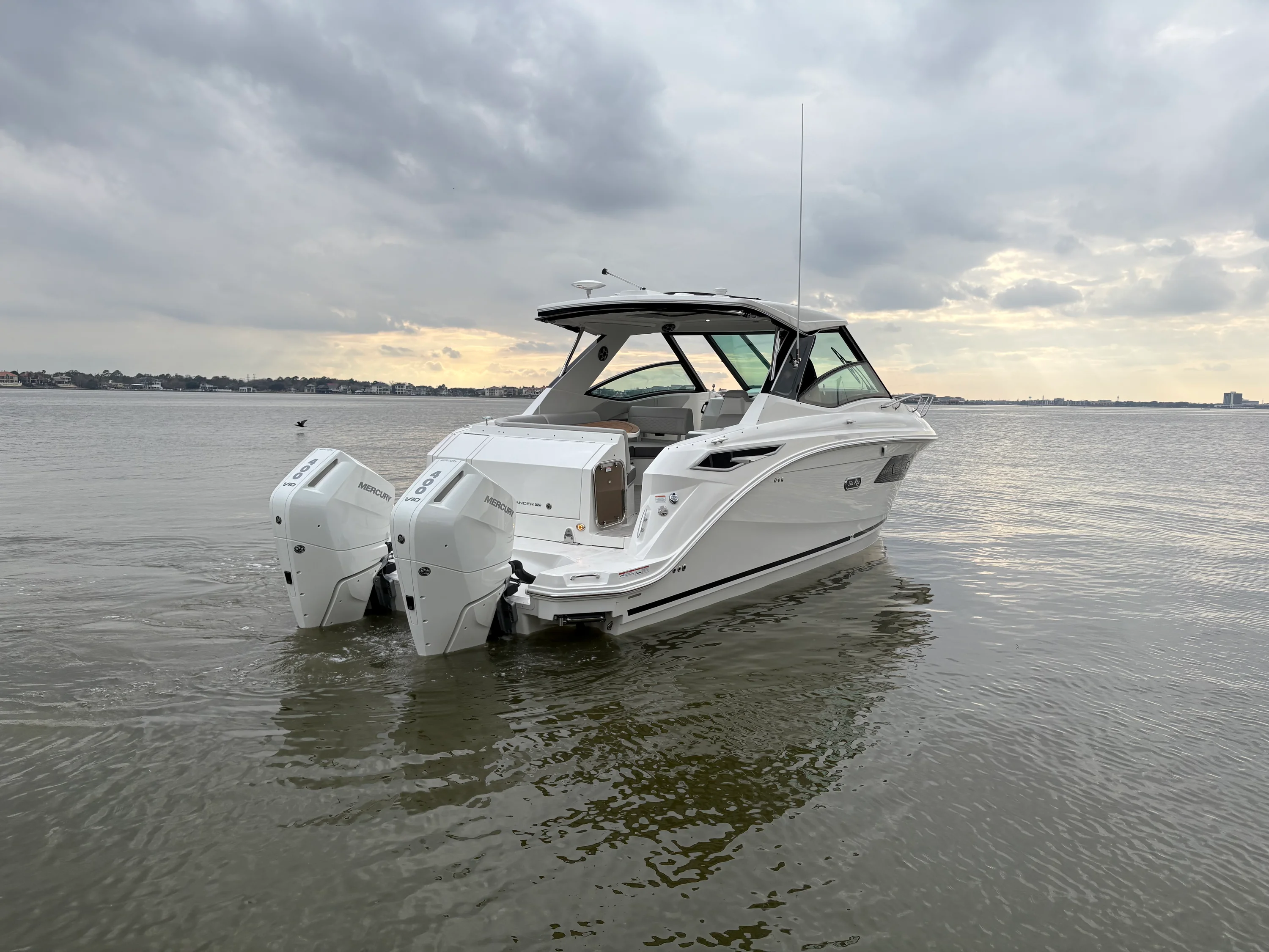 2026 Sea Ray Sundancer 320 Outboard Image Thumbnail #2