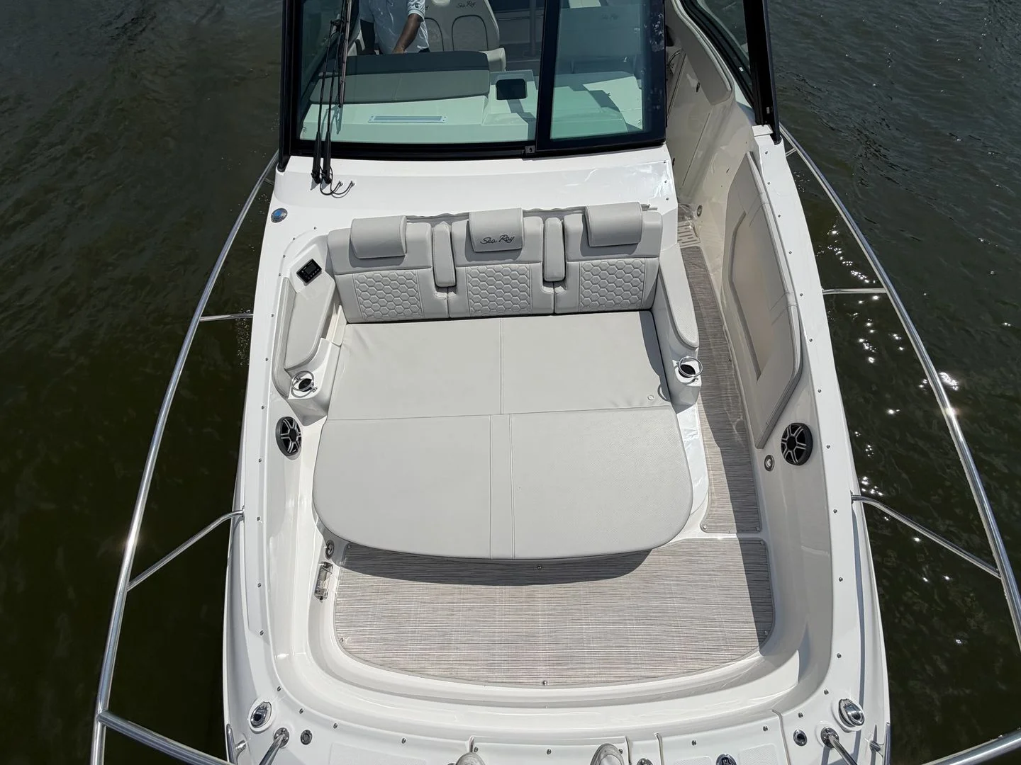 2026 Sea Ray Sundancer 320 Outboard Image Thumbnail #31