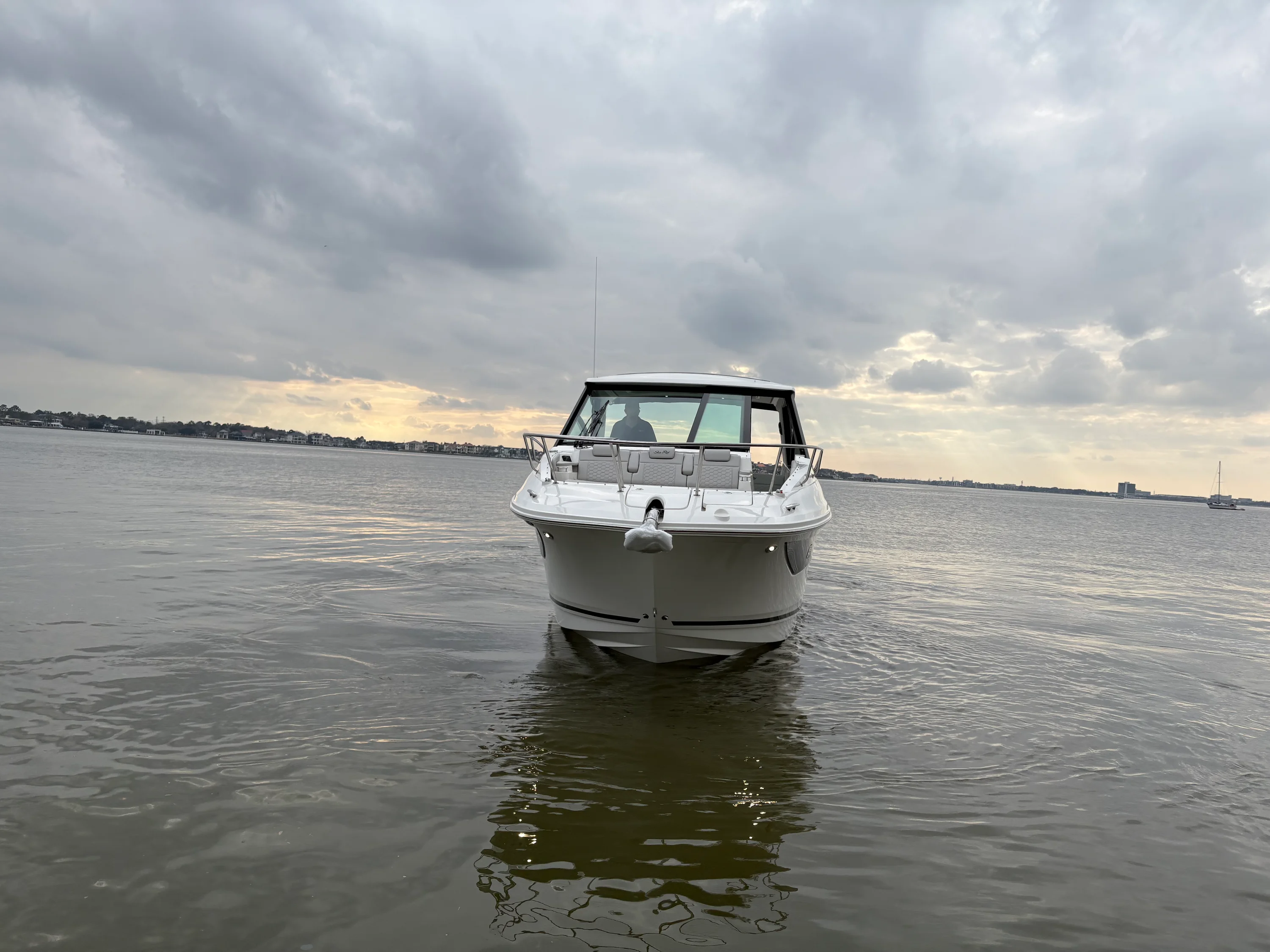2026 Sea Ray Sundancer 320 Outboard Image Thumbnail #8