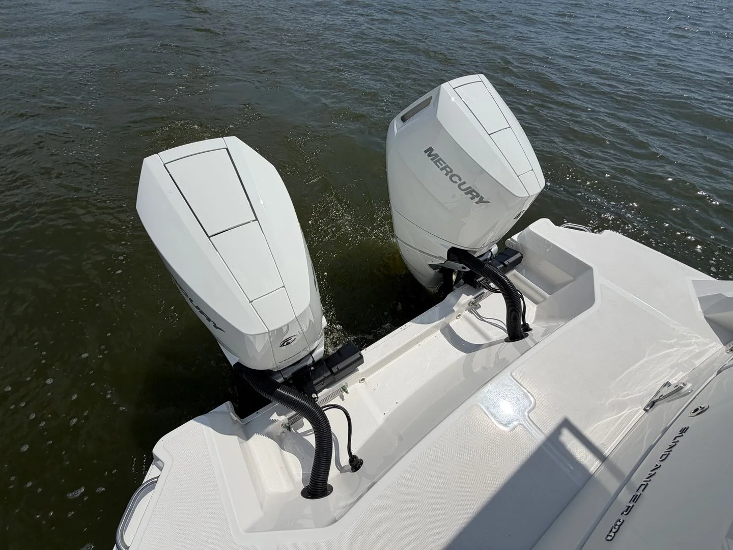 2026 Sea Ray Sundancer 320 Outboard Image Thumbnail #28