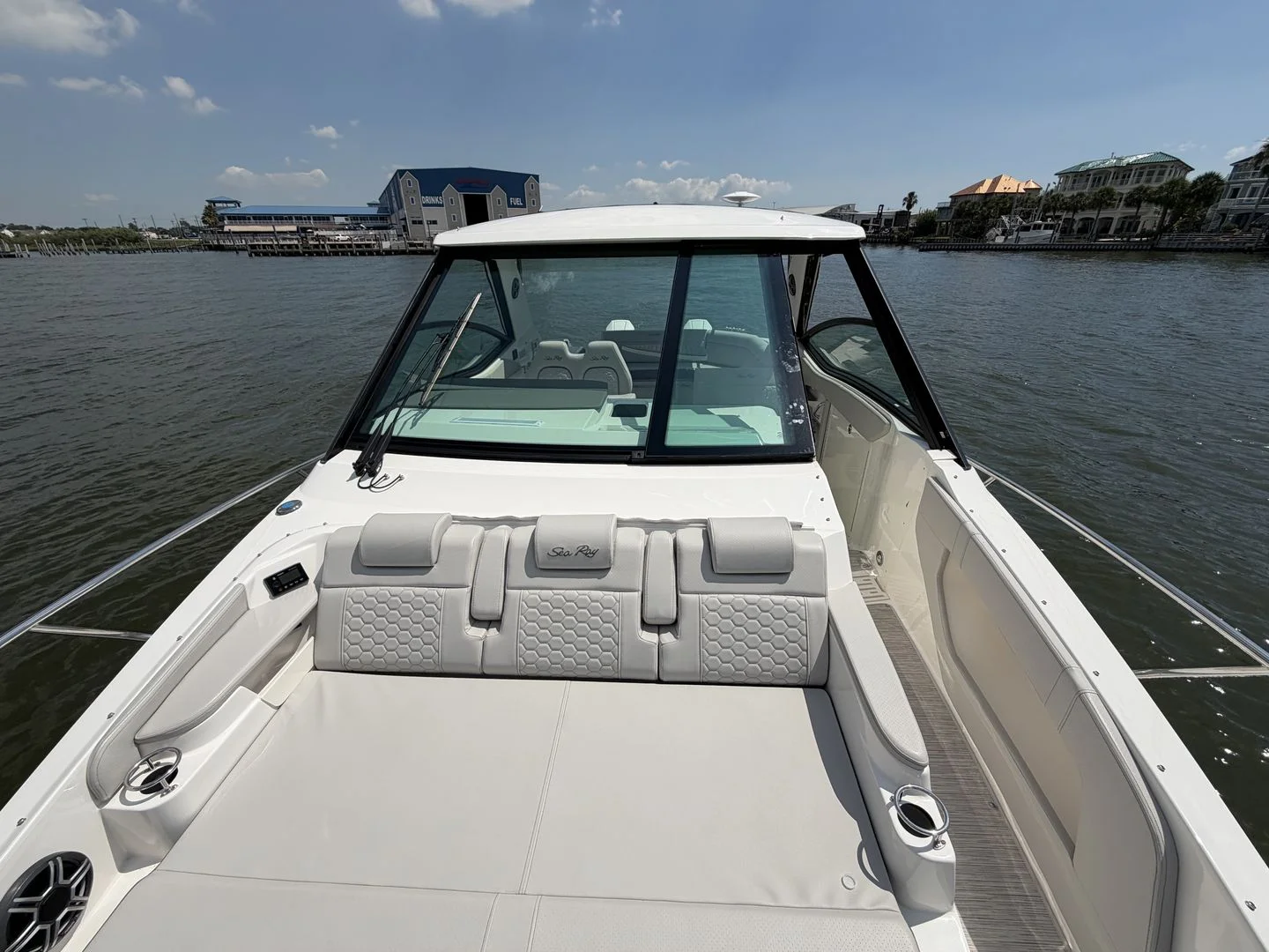 2026 Sea Ray Sundancer 320 Outboard Image Thumbnail #37