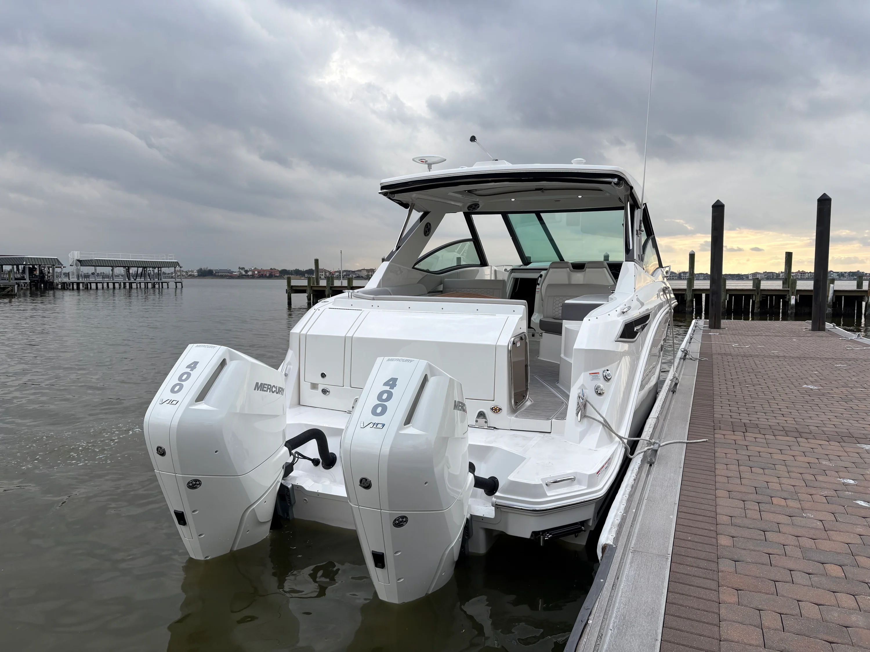2026 Sea Ray Sundancer 320 Outboard Image Thumbnail #10