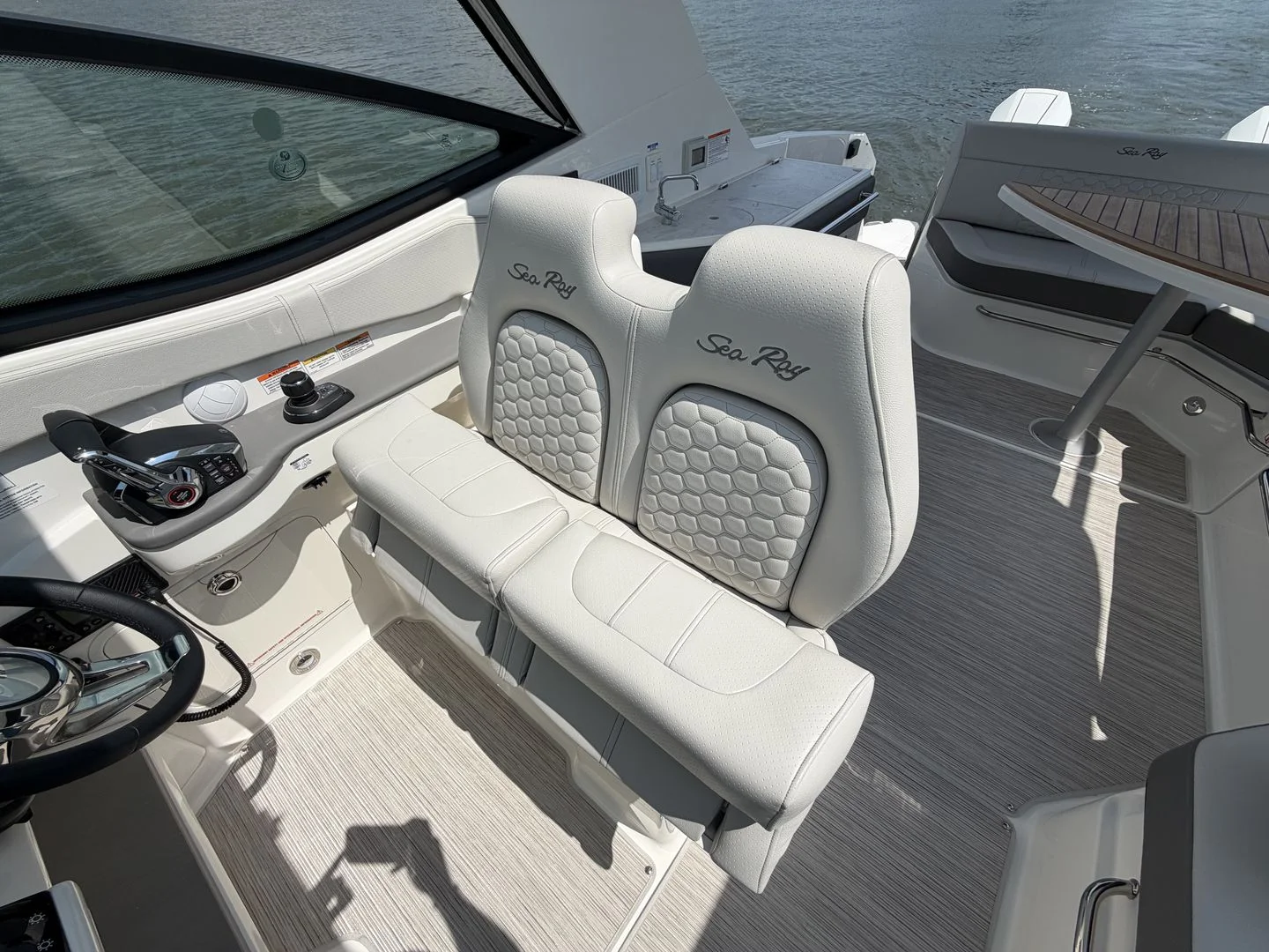 2026 Sea Ray Sundancer 320 Outboard Image Thumbnail #44