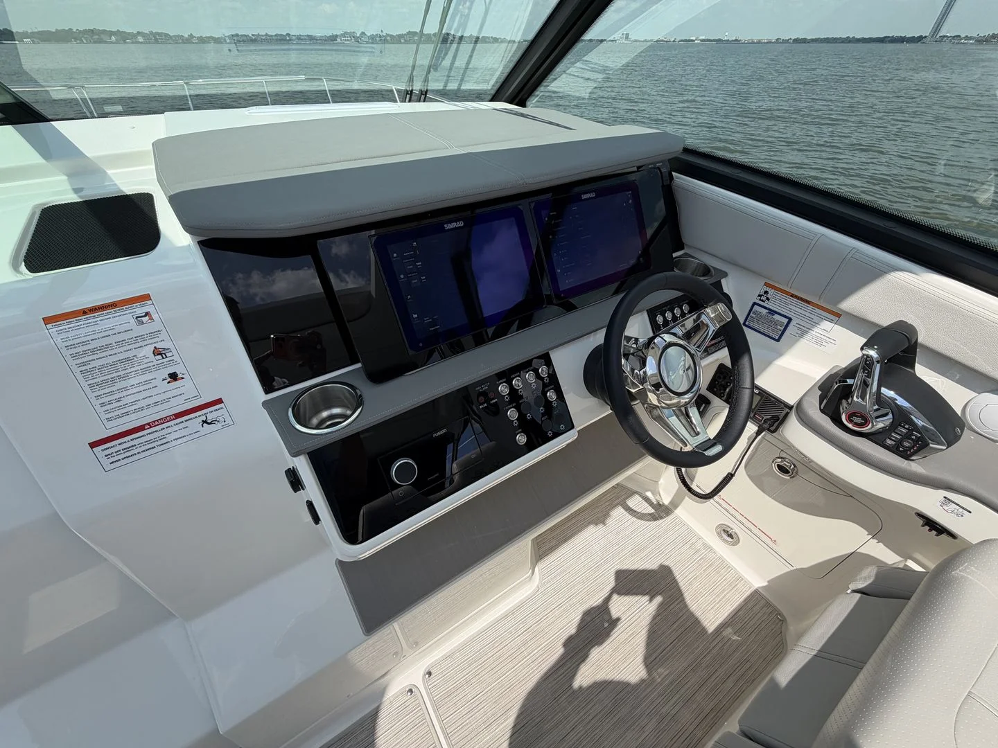 2026 Sea Ray Sundancer 320 Outboard Image Thumbnail #41