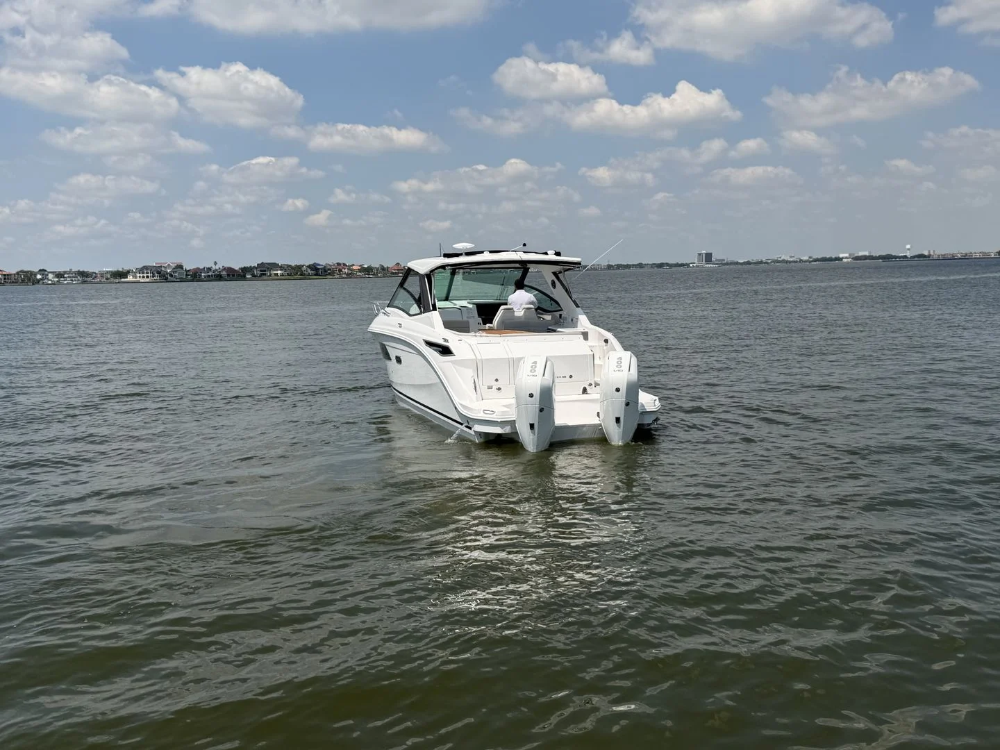 2026 Sea Ray Sundancer 320 Outboard Image Thumbnail #12