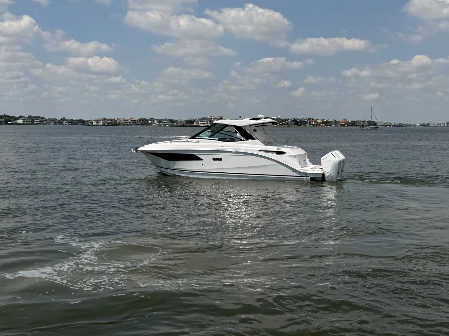 2026 Sea Ray Sundancer 320 Outboard Image Thumbnail #6