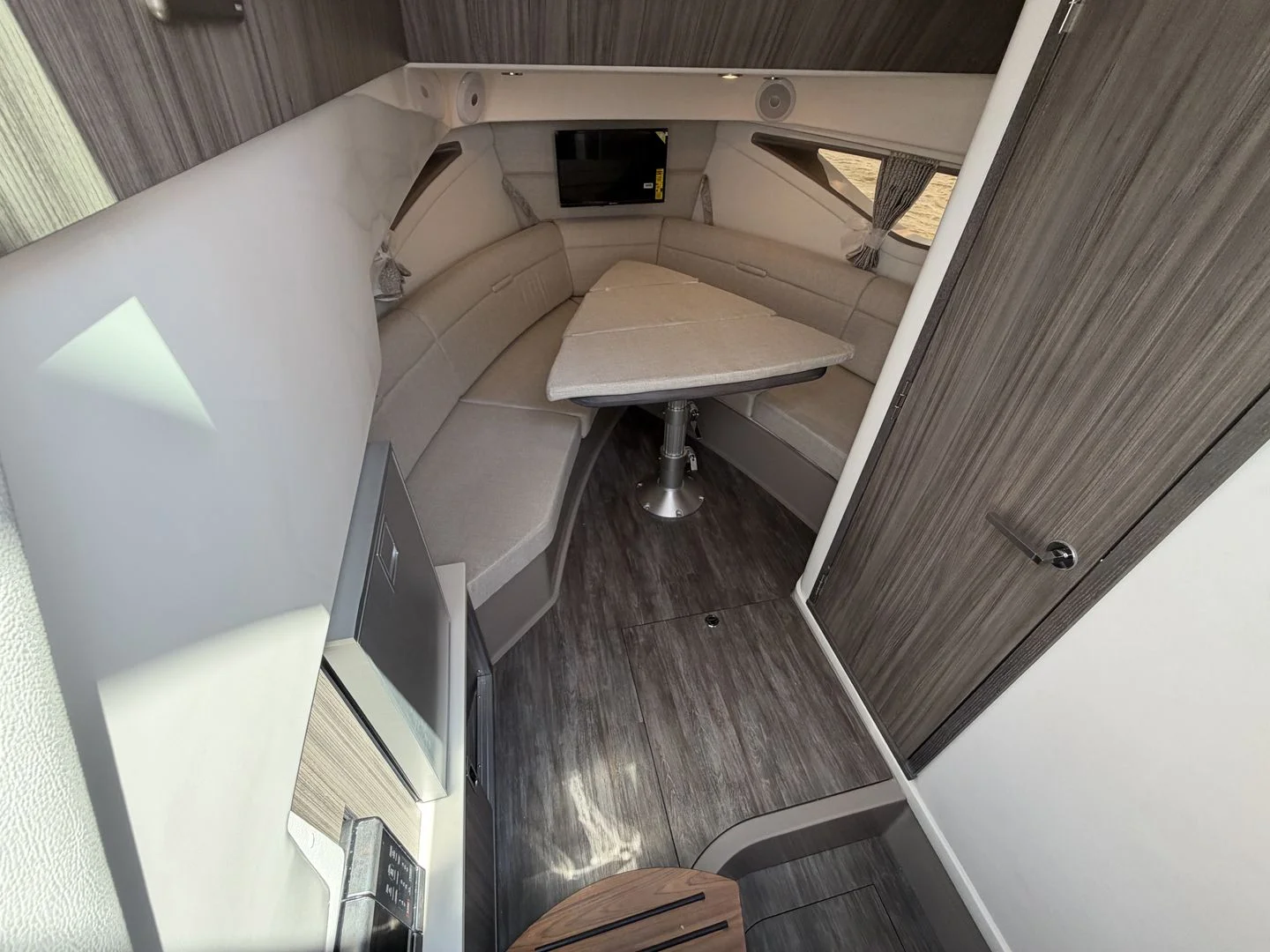 2026 Sea Ray Sundancer 320 Outboard Image Thumbnail #63