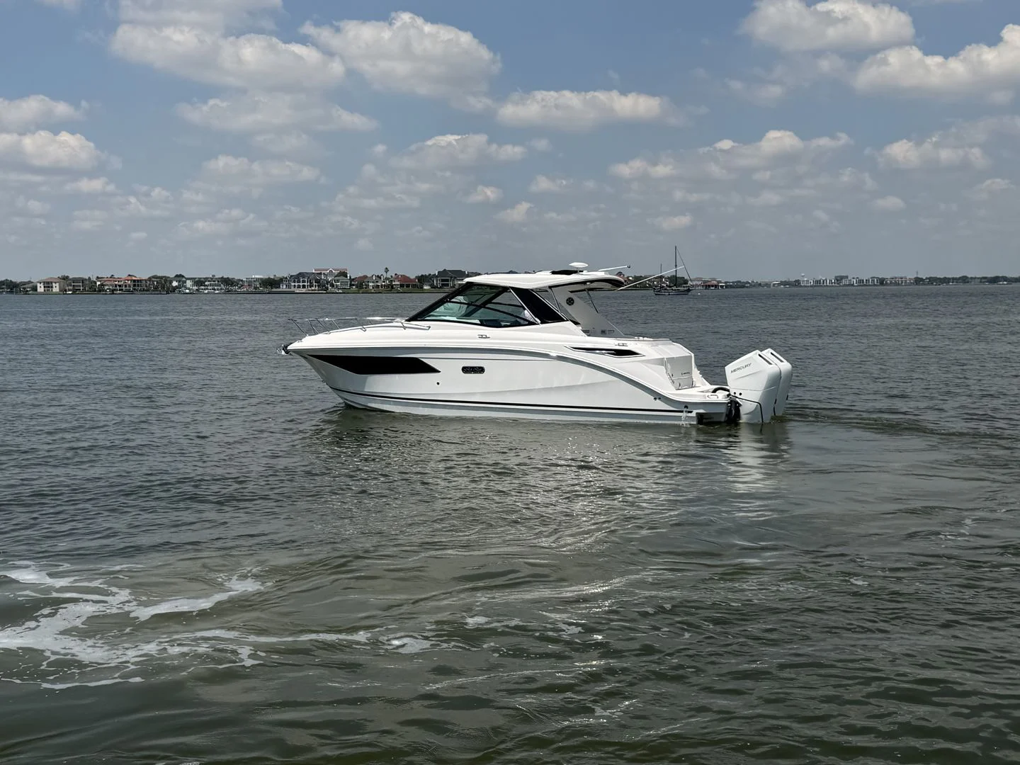 2026 Sea Ray Sundancer 320 Outboard Image Thumbnail #7
