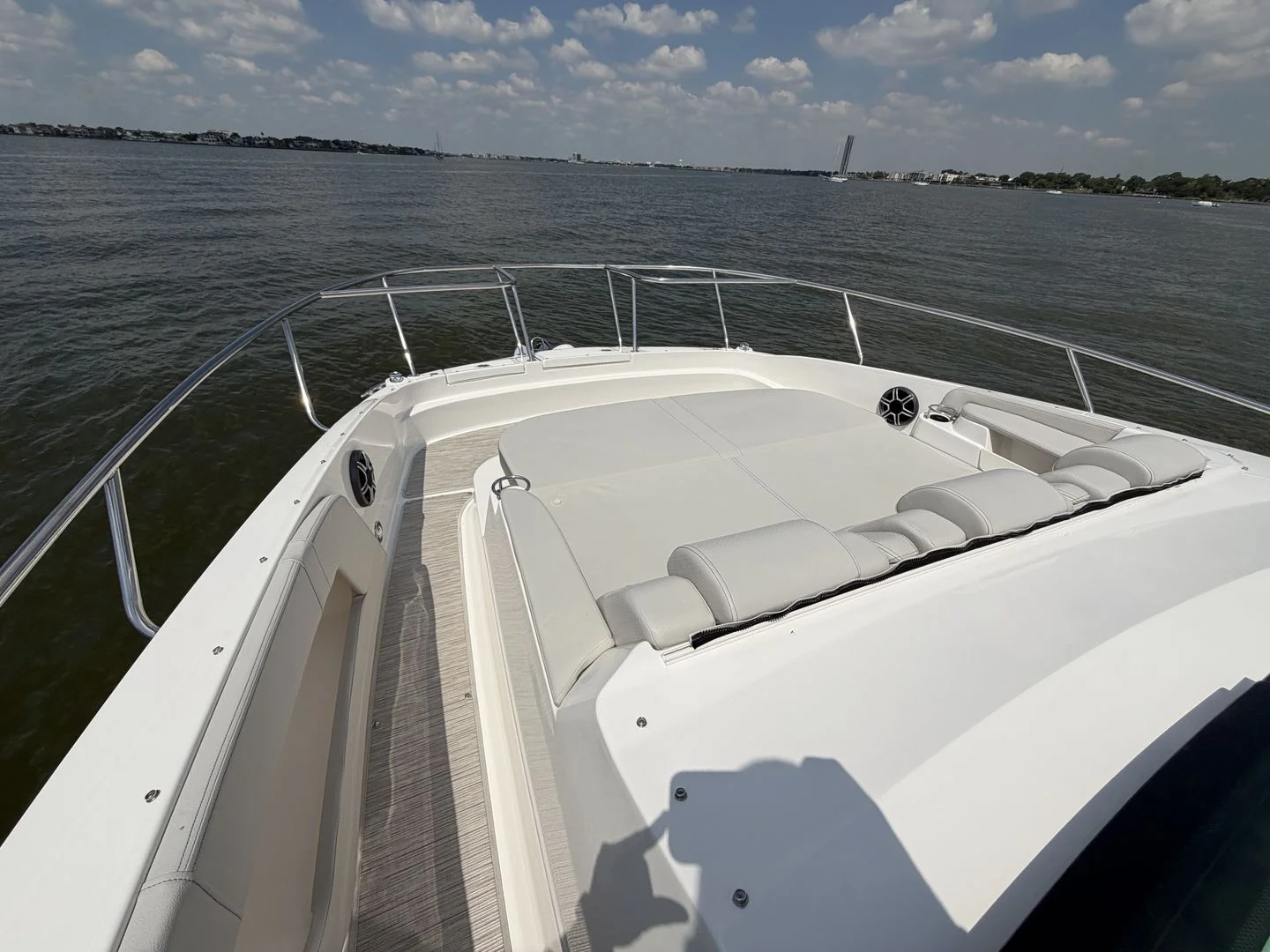 2026 Sea Ray Sundancer 320 Outboard Image Thumbnail #67