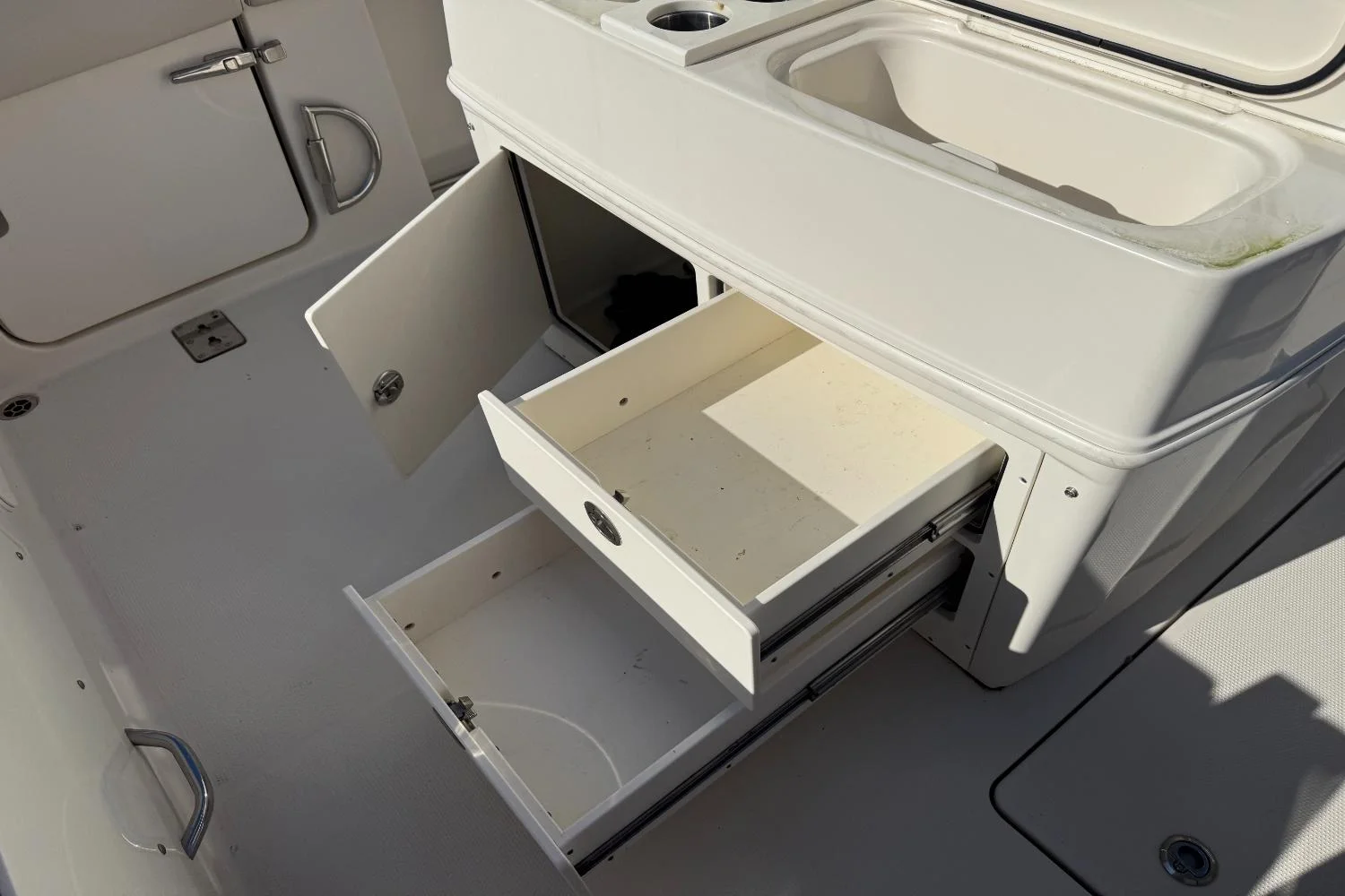 2022 Sailfish 272 CC Image Thumbnail #16