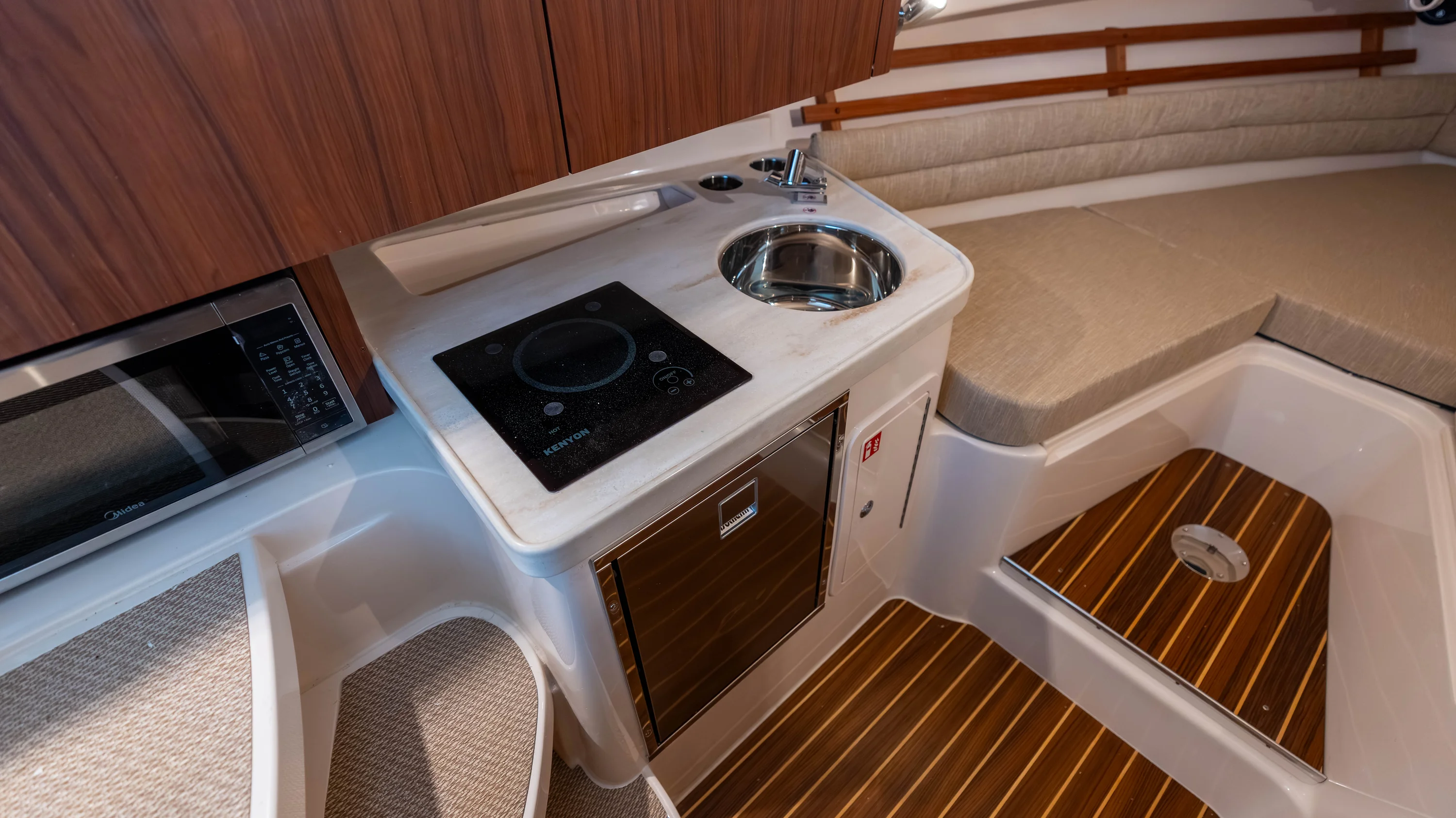 2026 Grady-White Marlin 300 Image Thumbnail #32