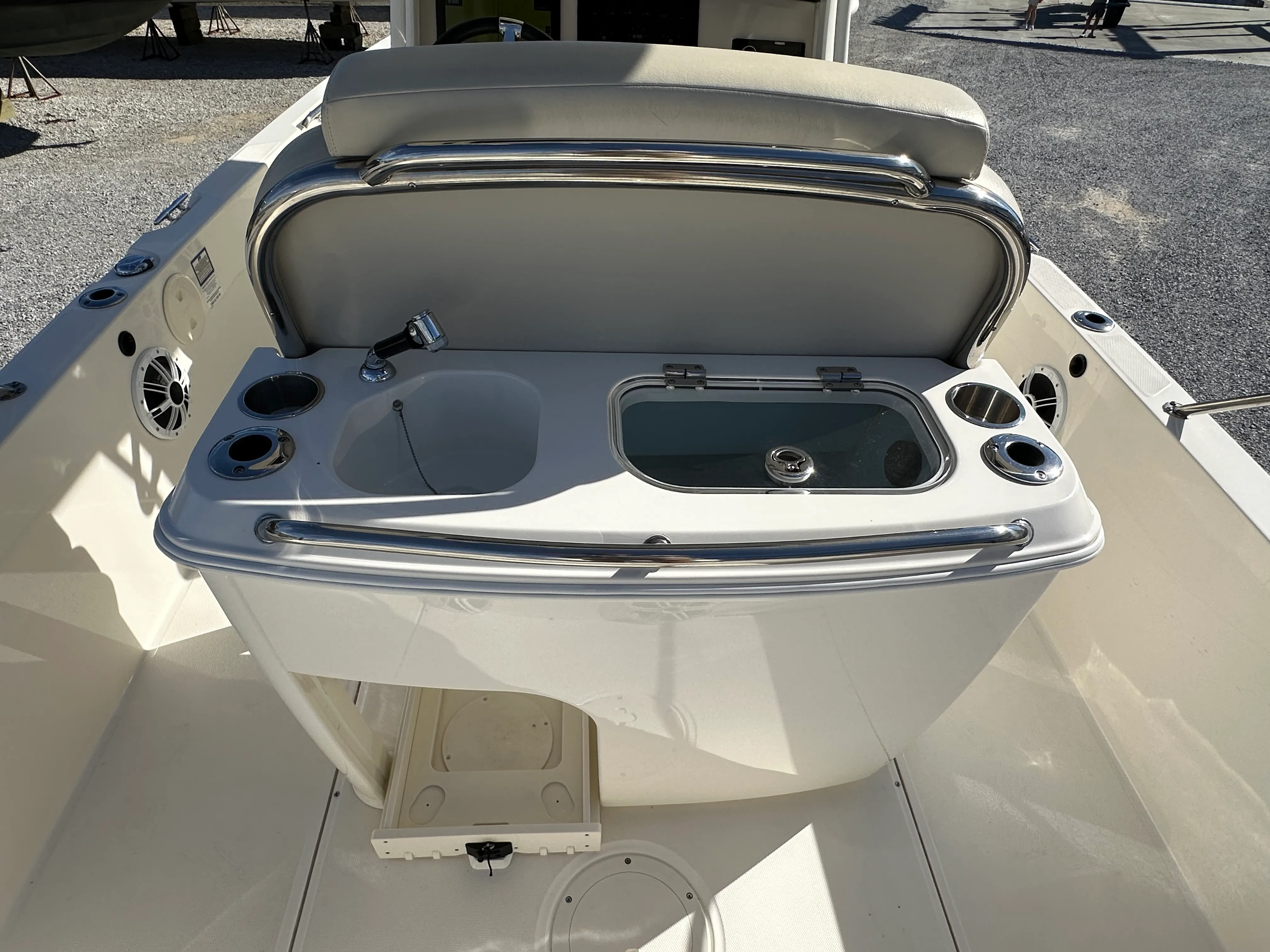 2022 Boston Whaler 270 DAUNTLESS Image Thumbnail #10