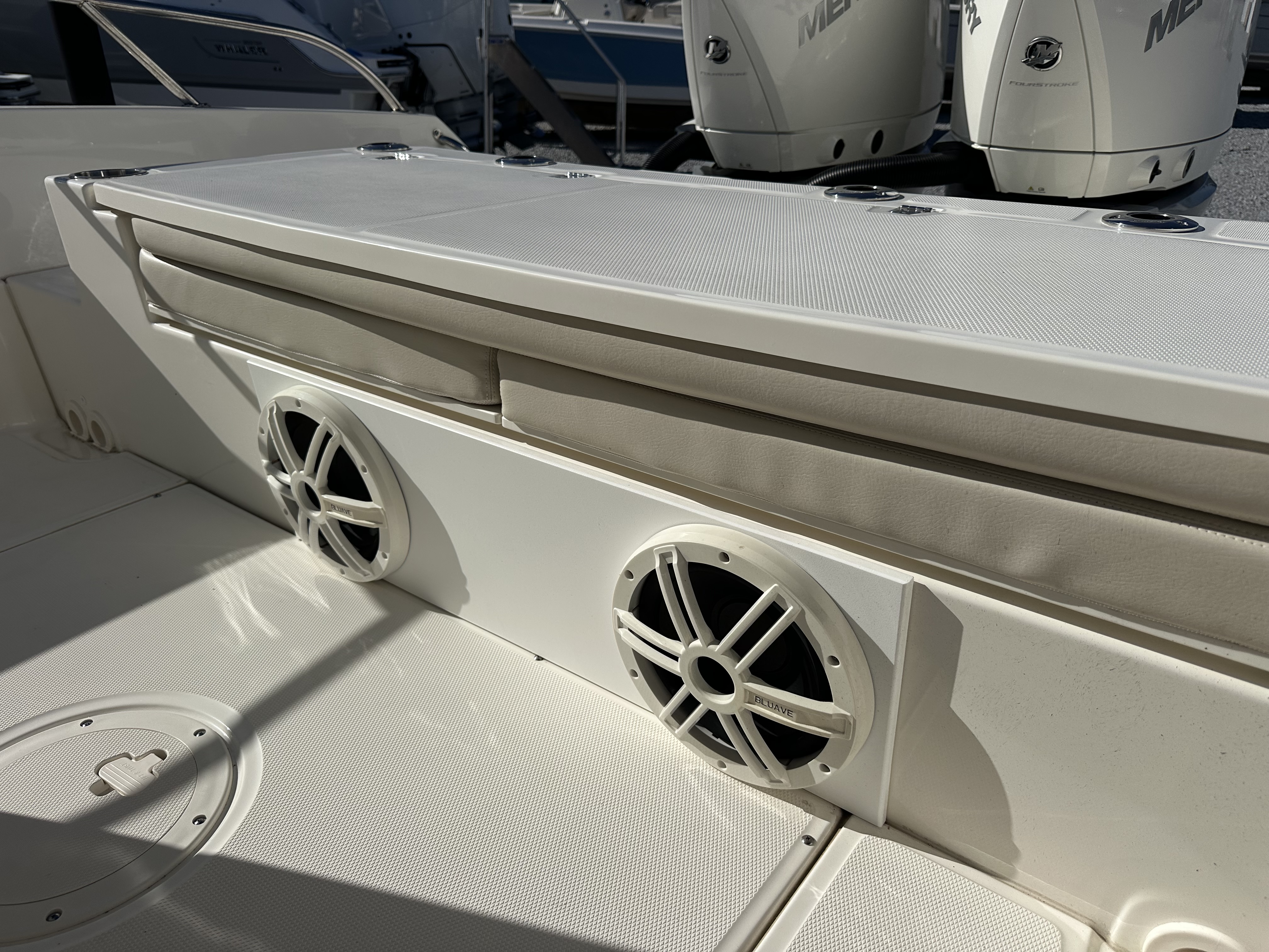 2022 Boston Whaler 270 DAUNTLESS Image Thumbnail #9