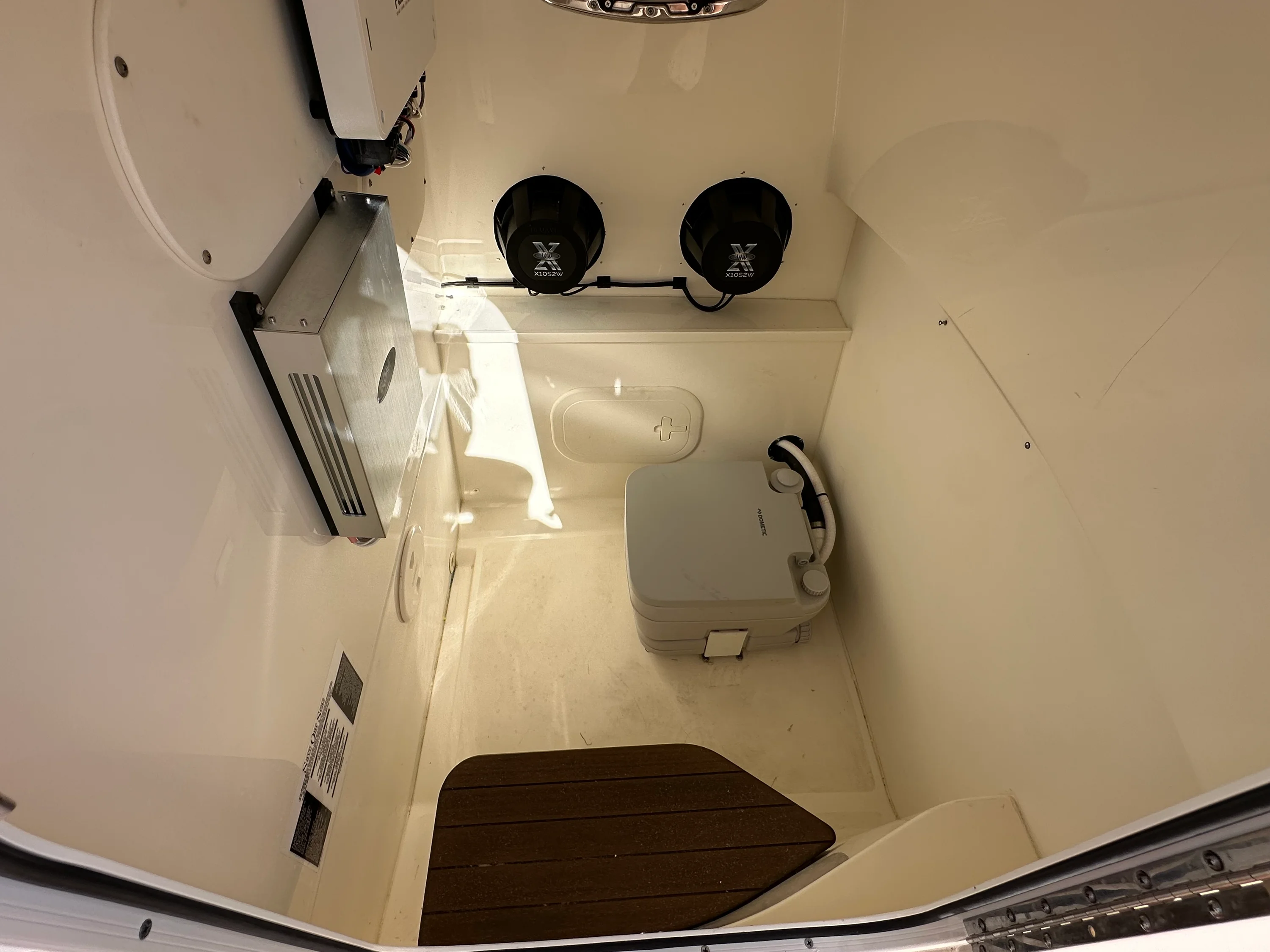 2022 Boston Whaler 270 DAUNTLESS Image Thumbnail #27