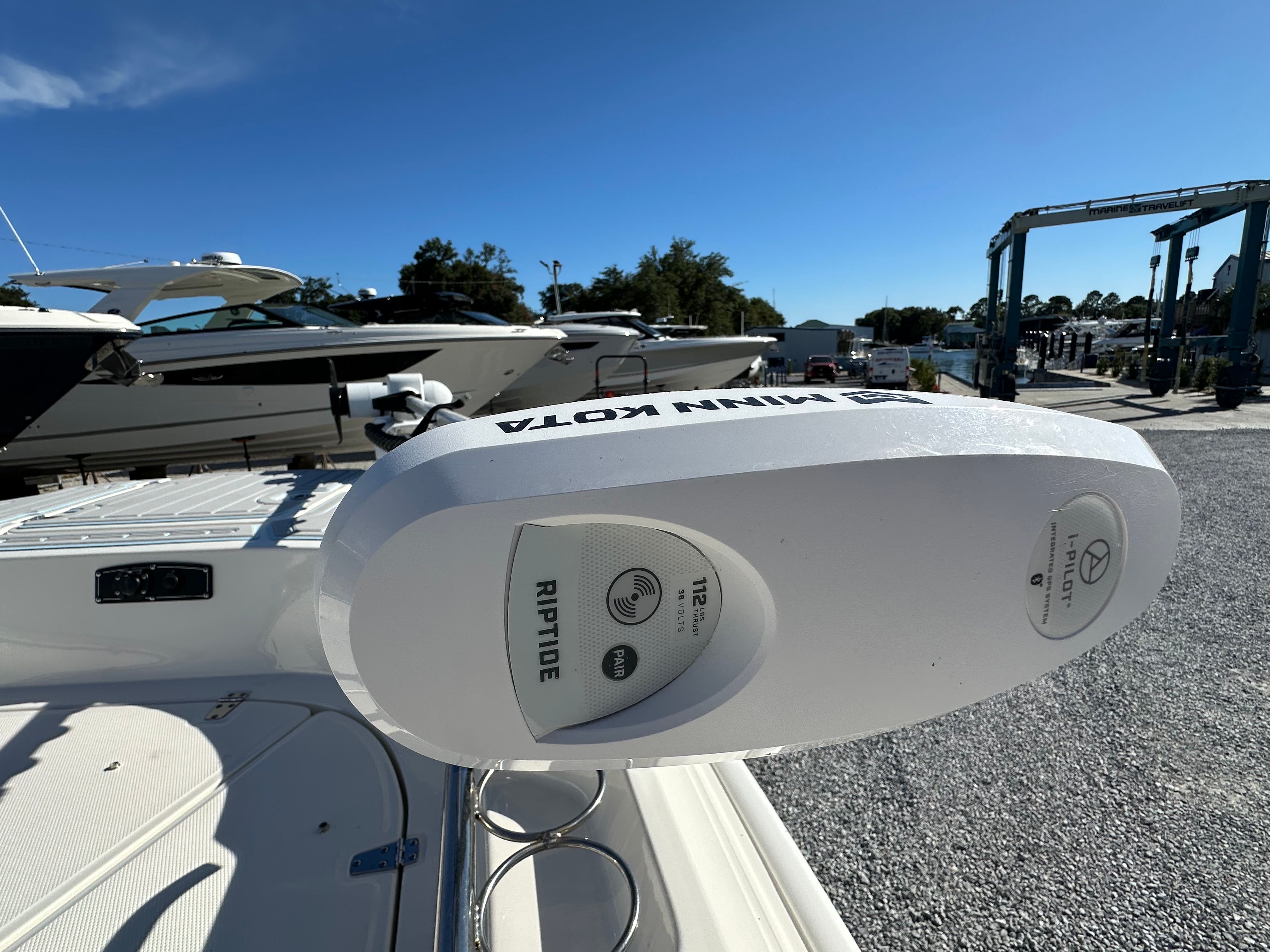 2022 Boston Whaler 270 DAUNTLESS Image Thumbnail #35