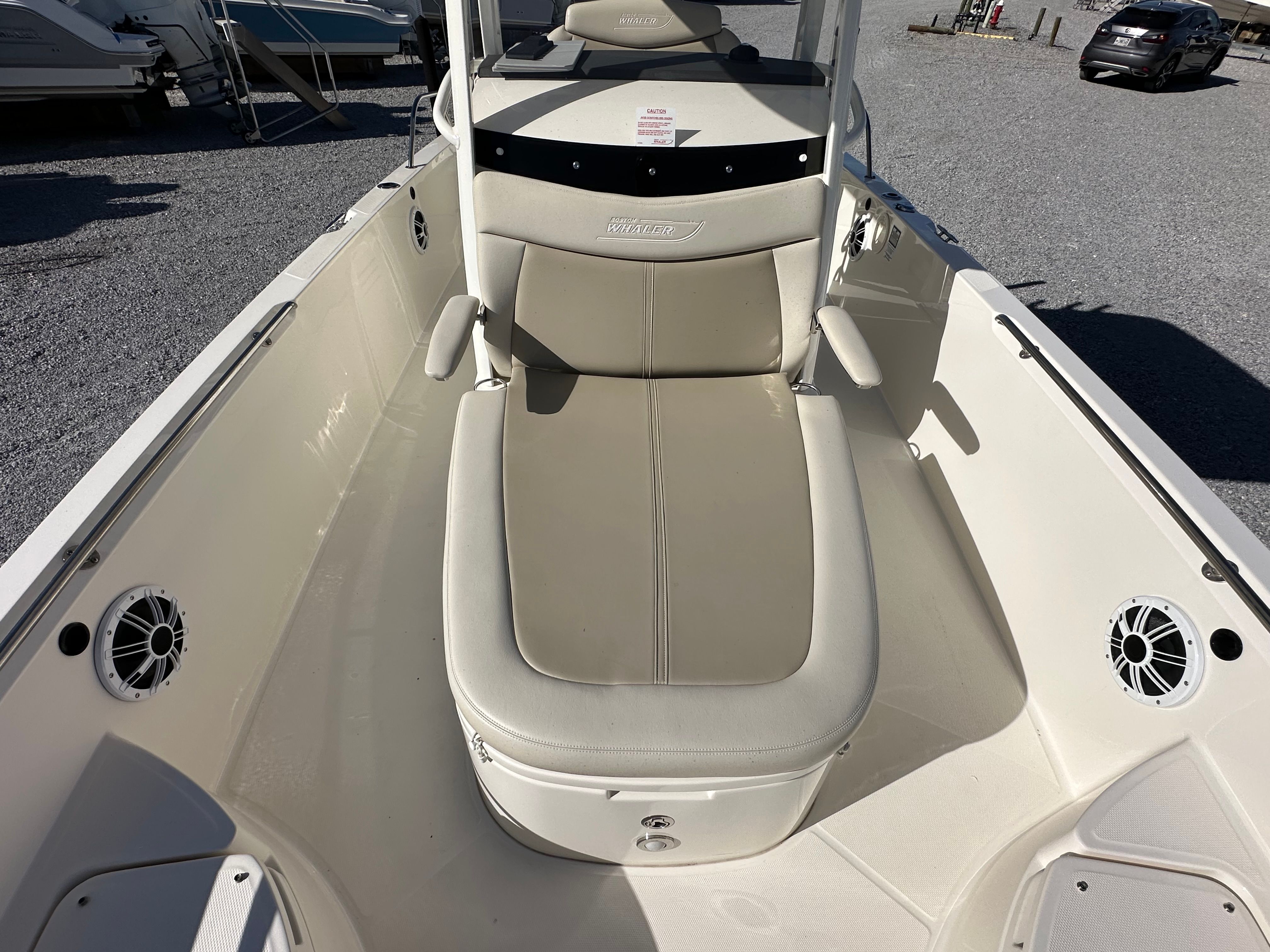 2022 Boston Whaler 270 DAUNTLESS Image Thumbnail #29