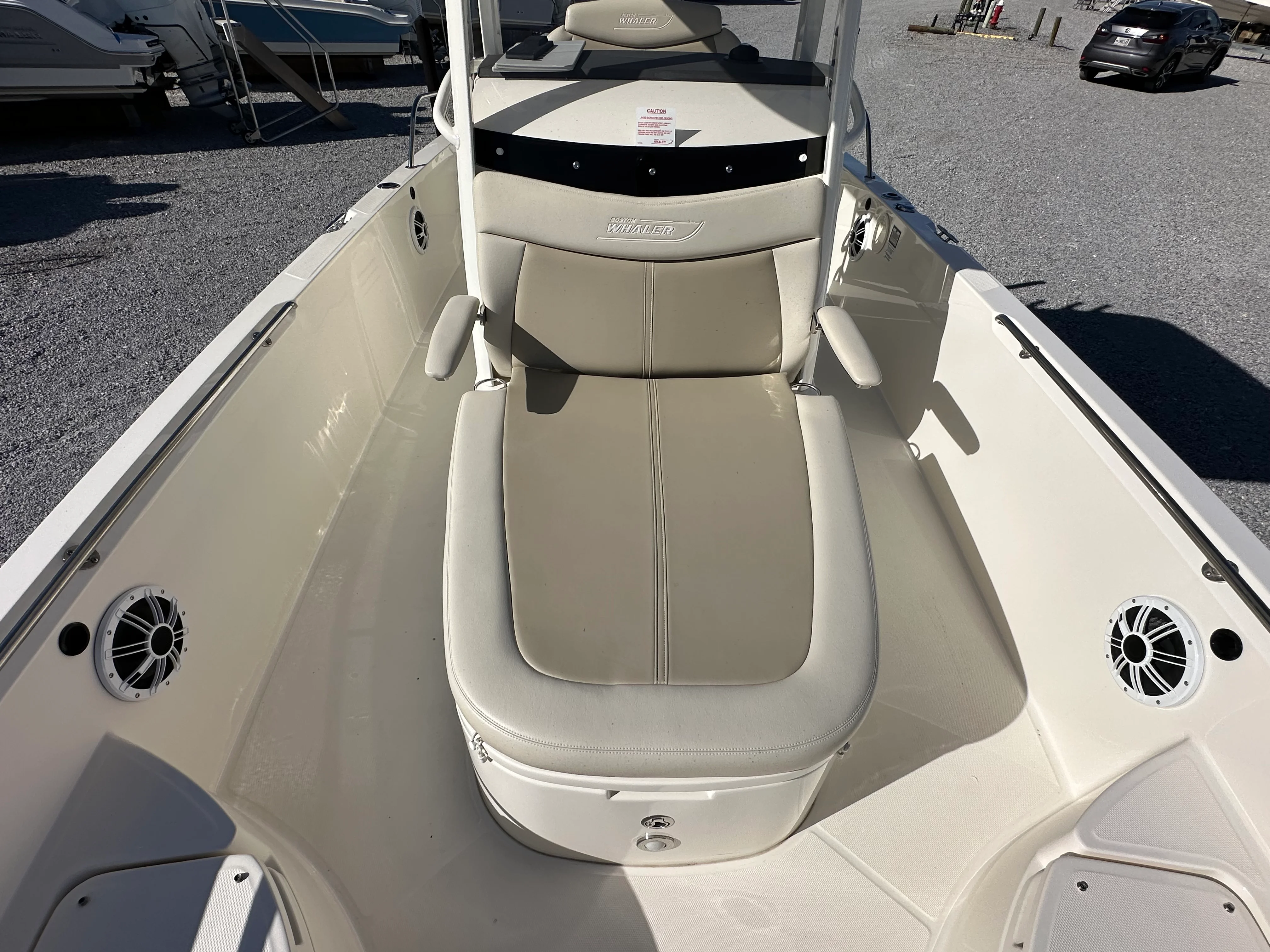2022 Boston Whaler 270 DAUNTLESS Image Thumbnail #29
