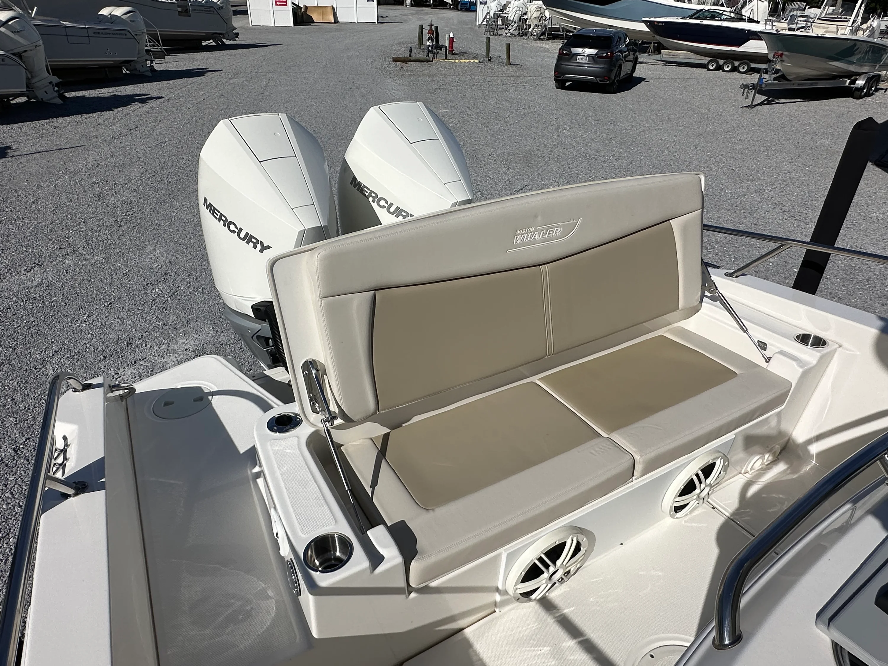 2022 Boston Whaler 270 DAUNTLESS Image Thumbnail #8