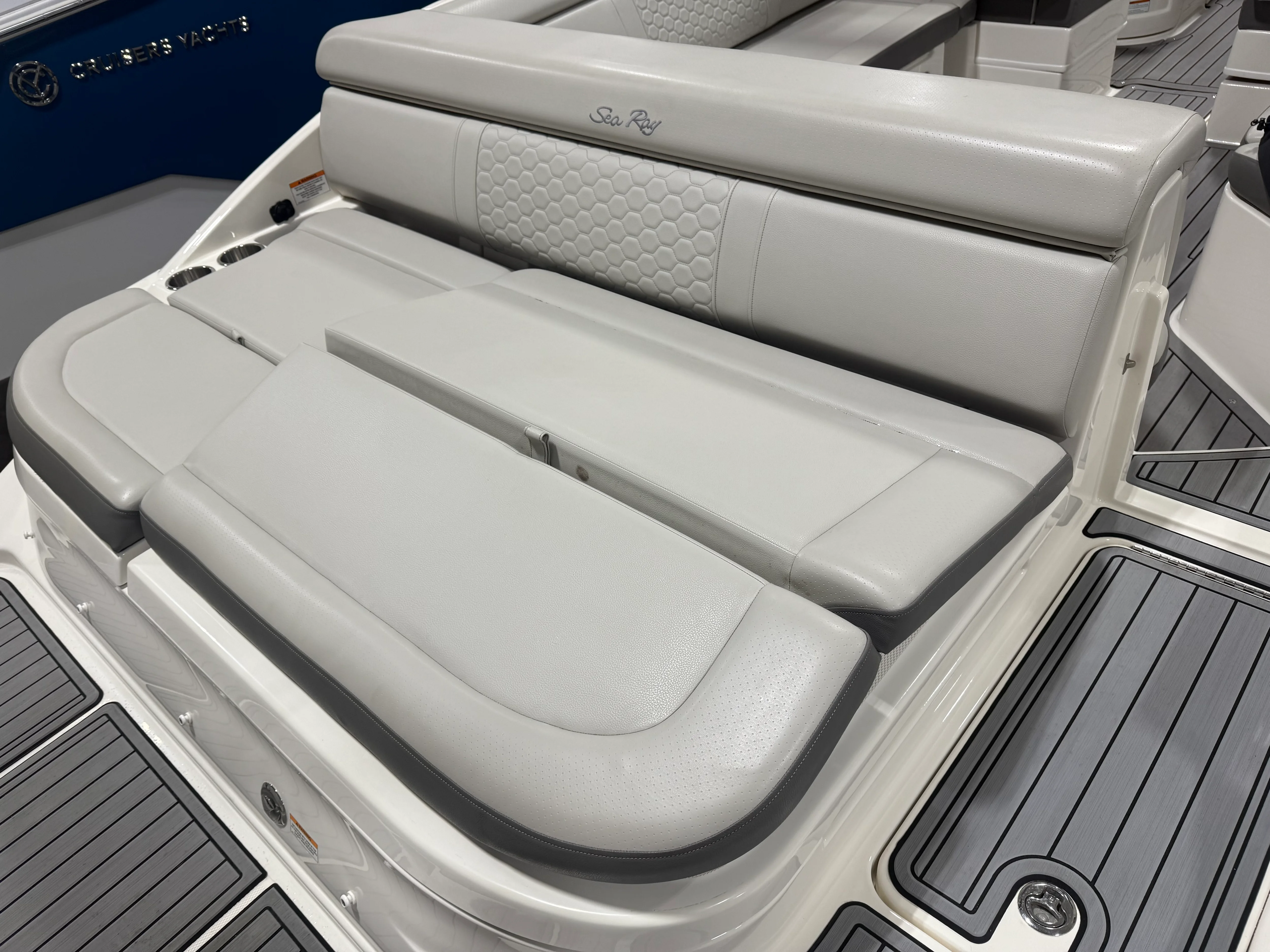 2020 Sea Ray 270 SUNDECK Image Thumbnail #12