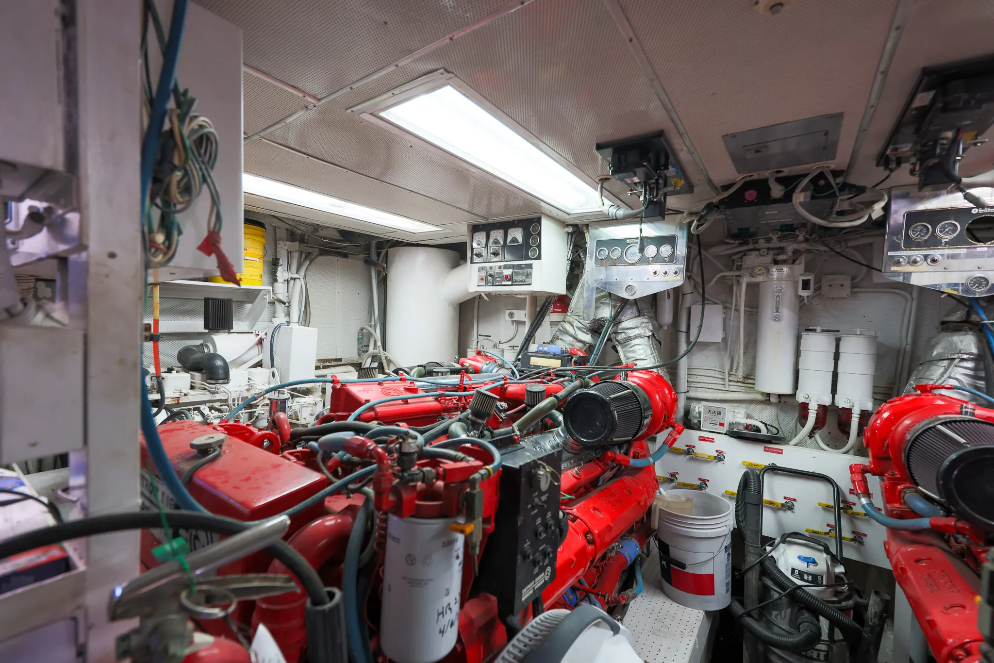 1987 Broward 104 Image Thumbnail #4