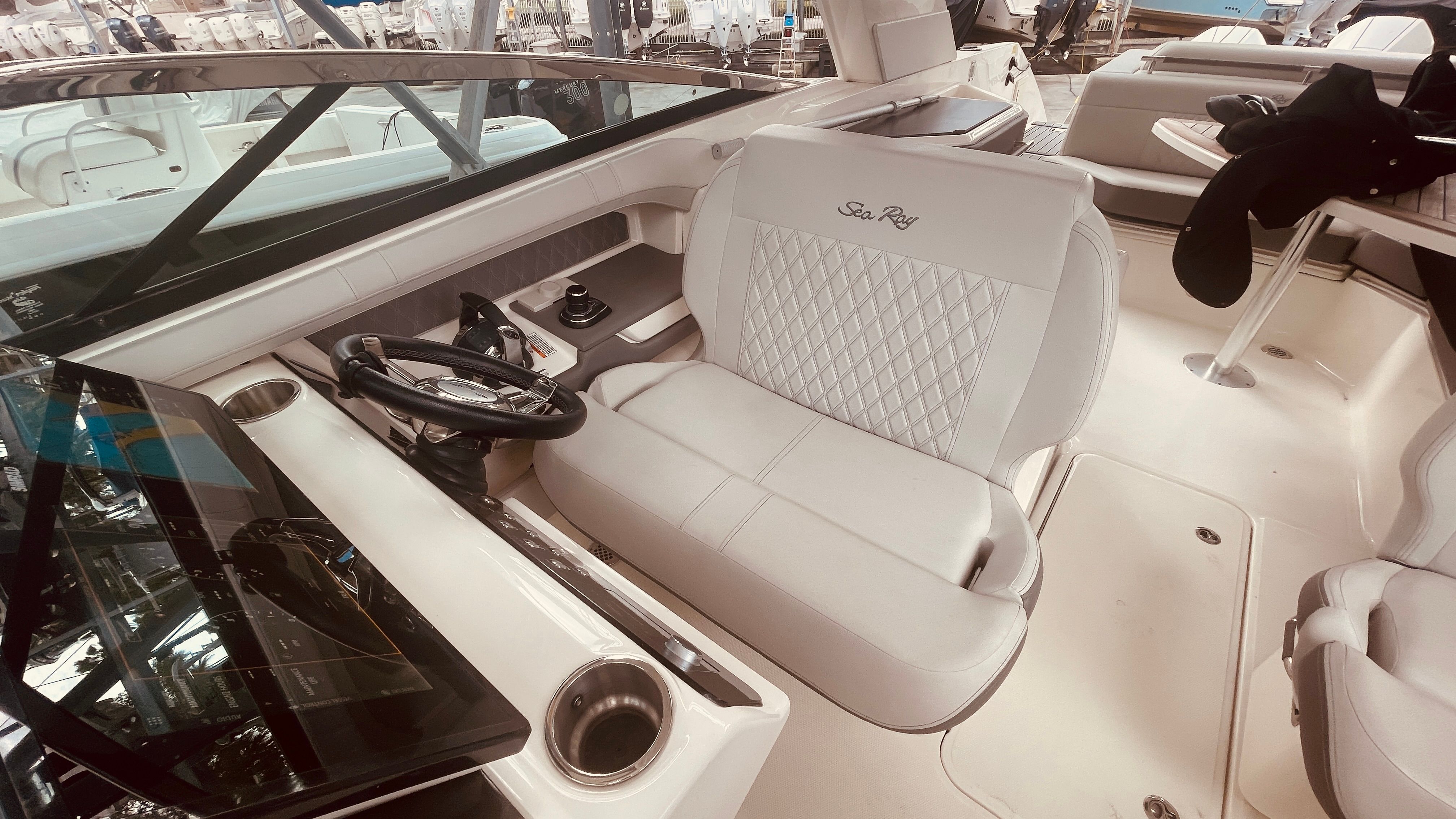 2021 Sea Ray 310 SLX OUTBOARD Image Thumbnail #13